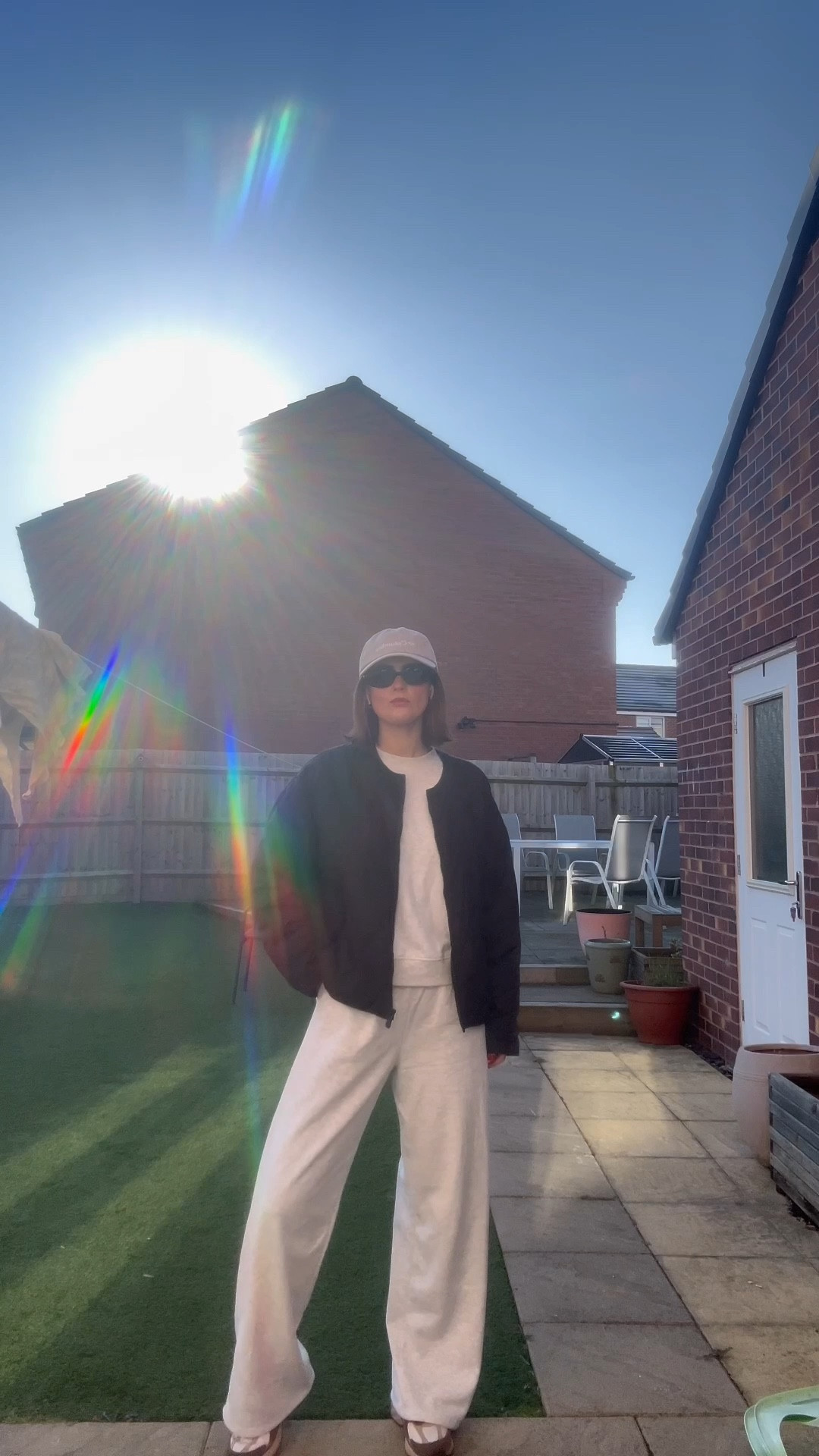 Perfect everyday outfit - I’m wearing a small in the sweatshirt set I LOVE THESE 🩶🩶🩶