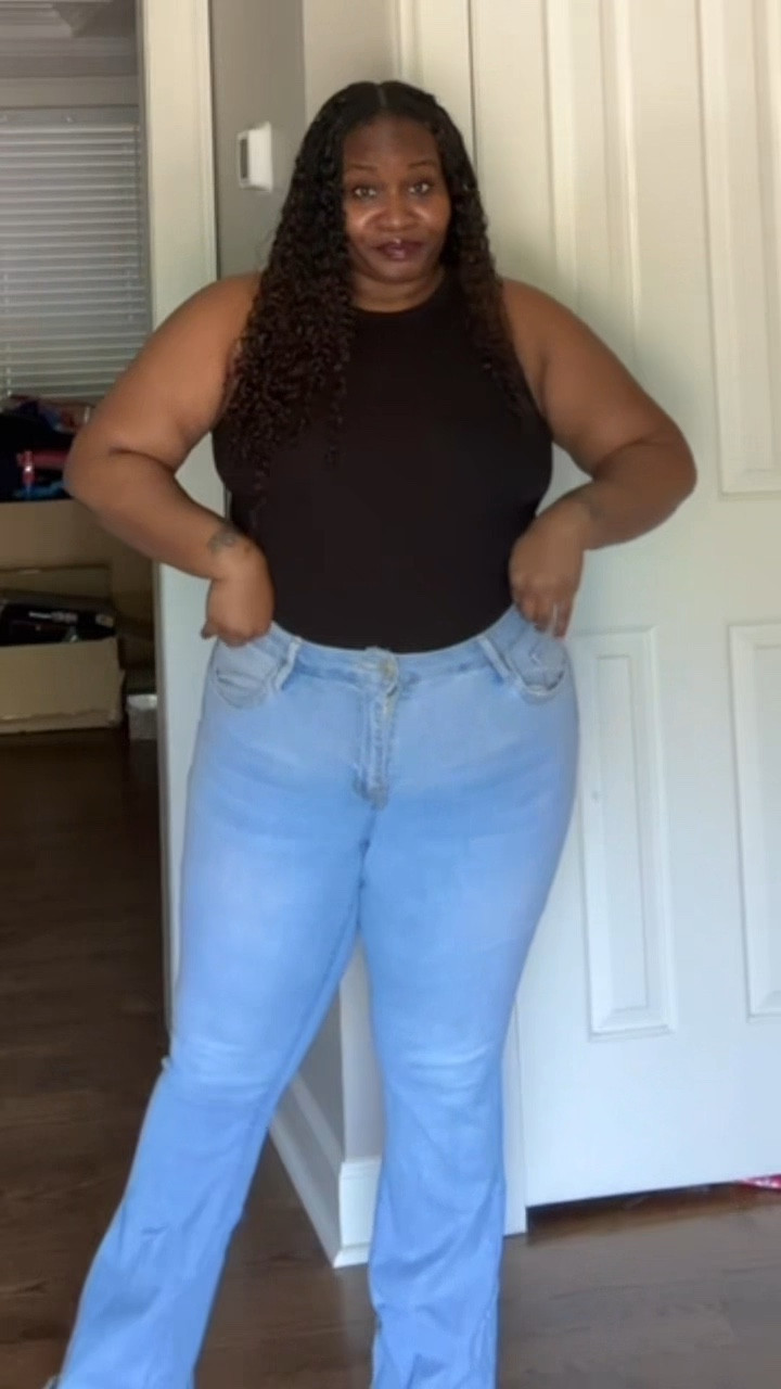 Spring outfits but make it plus size, flattering, and effortless 🌸✨

This is your sign you don’t need a whole new wardrobe — just the right staple pieces that actually fit and hug your curves the right way 👏🏾

I styled a simple plus size spring outfit with:
✔ Ribbed tank top (perfect layering basic)
✔ High-waisted flare jeans (snatches the waist + elongates legs)
✔ Classic sneakers for everyday wear
✔ Gold jewelry to elevate the look
✔ Everyday shoulder bag for that clean girl vibe

This is one of my go-to casual spring outfits for plus size women because it’s:
✨ Comfortable
✨ Curve-friendly
✨ Easy to dress up or down
✨ Perfect for everyday, errands, or casual date nights

If you’re building your spring capsule wardrobe for plus size fashion, start with pieces like this

Everything is linked for you 💕


#LTKootd #LTKSeasonal #LTKPlusSize
