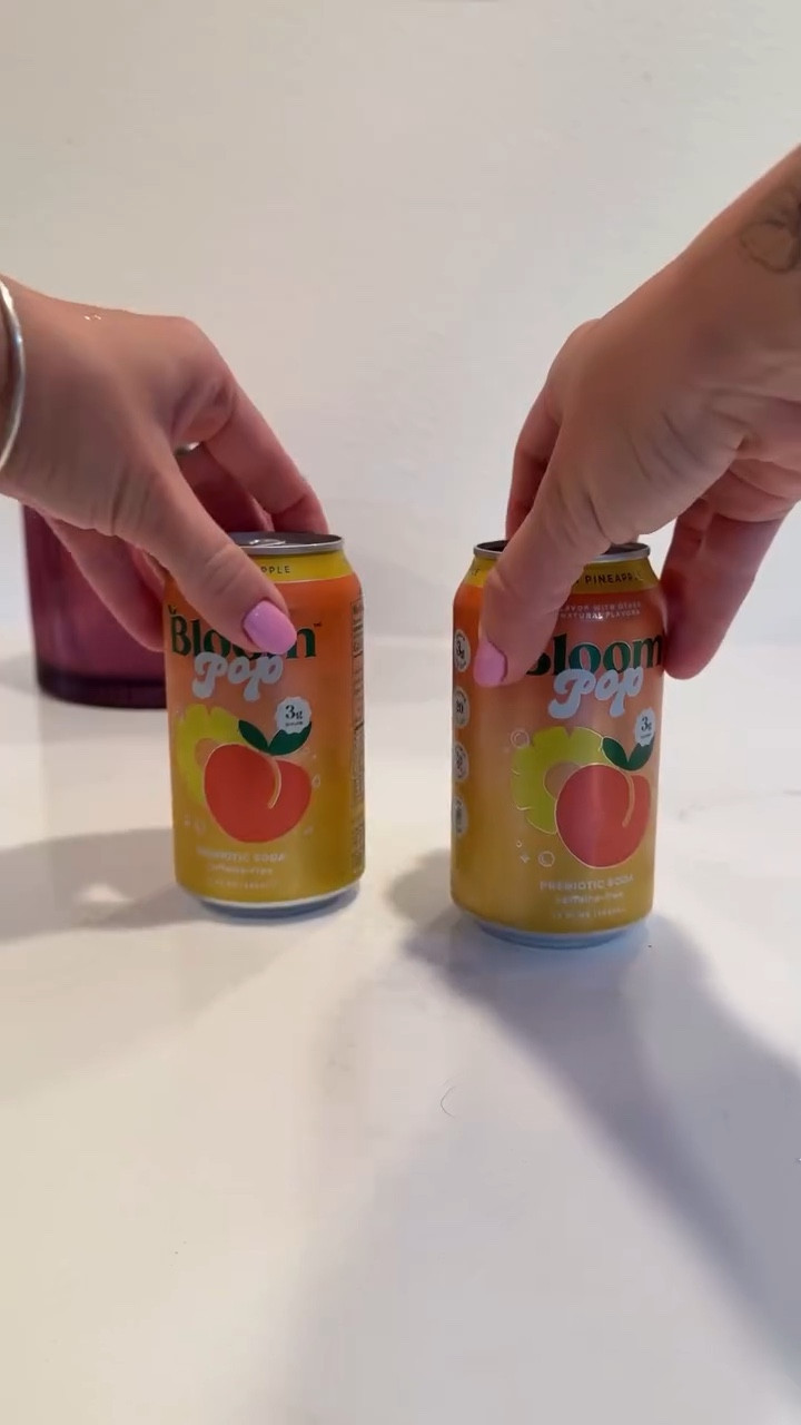 A cutie little peach pineapple mocktail in a can 🍑🍍🥰 @bloomsupps 

#bloompop #giftedbybloom #asmrsounds #asmrvideo #mocktailrecipe