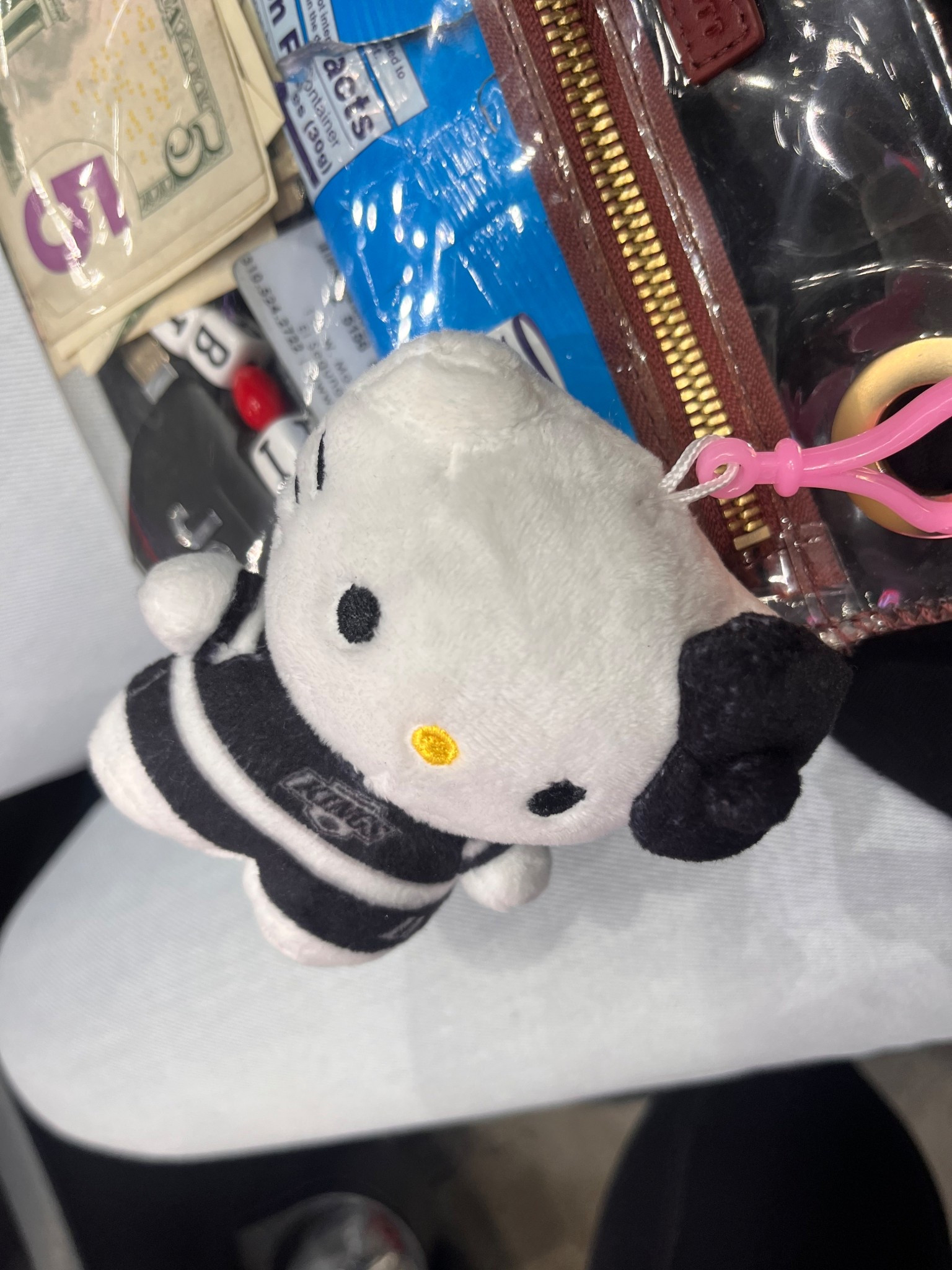 I had to get the Hello Kitty x LA Kings bag charm 😻

#LTKootd