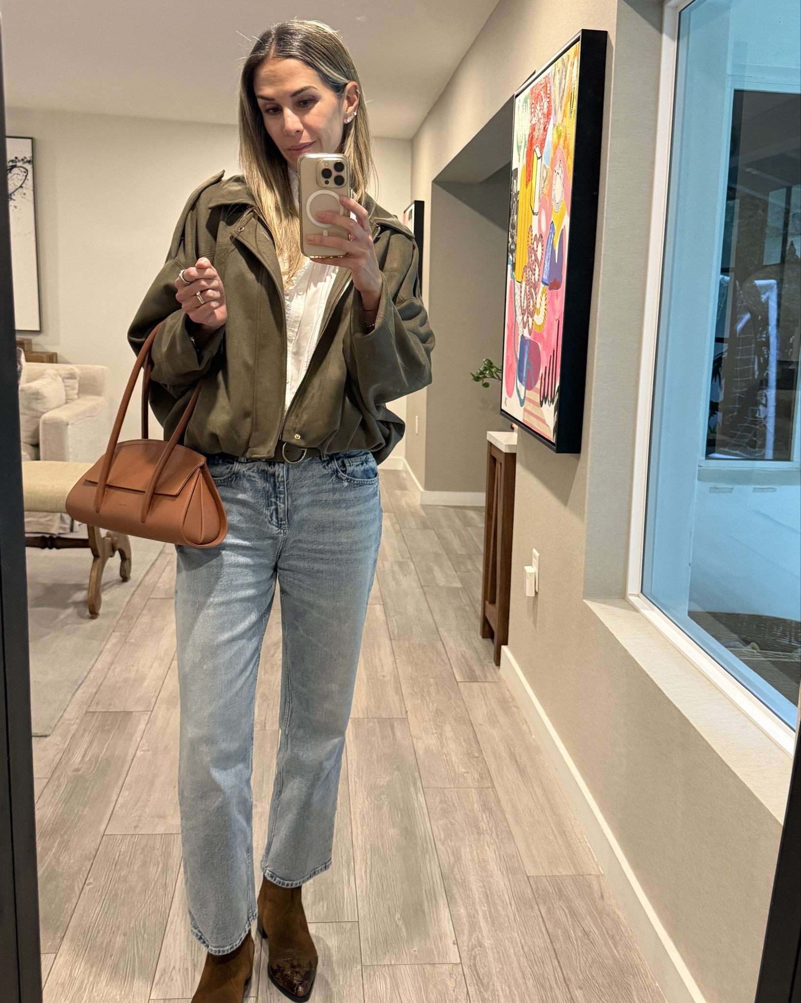 Polished everyday look.
Straight-leg jeans + structured jacket = effortless balance.
Linked exact pieces + similar options.

#LTKOver40 #LTKgrwm #LTKootd