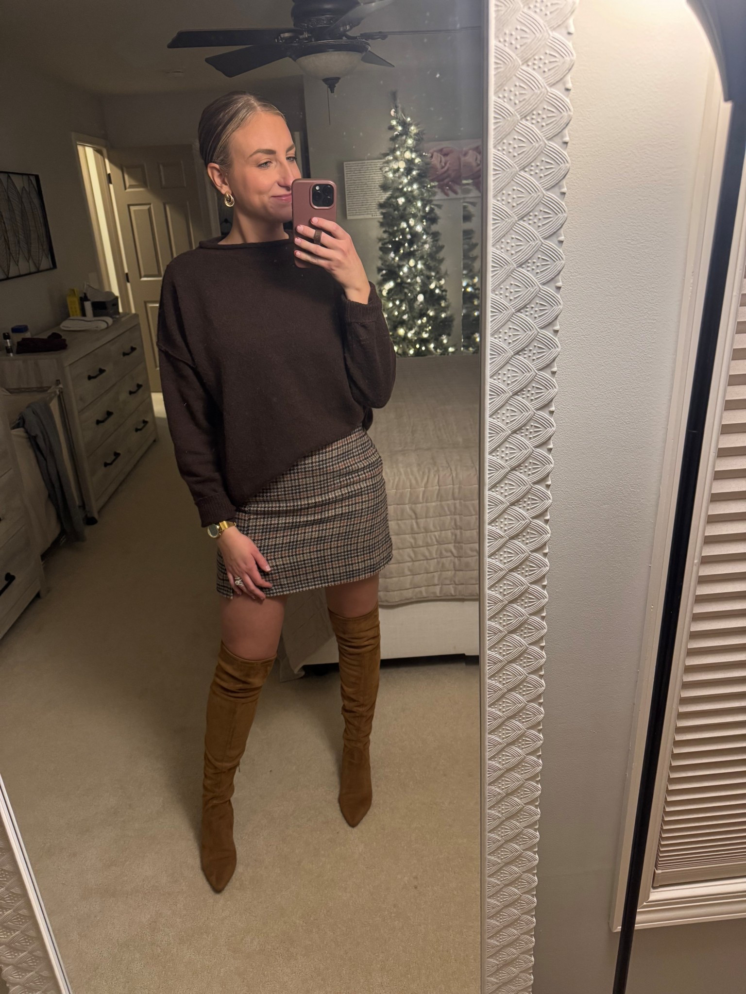 🎄 kept my cozy sweater on from the morning but dressed it up for the evening! 

#LTKootd #LTKgrwm #LTKHoliday