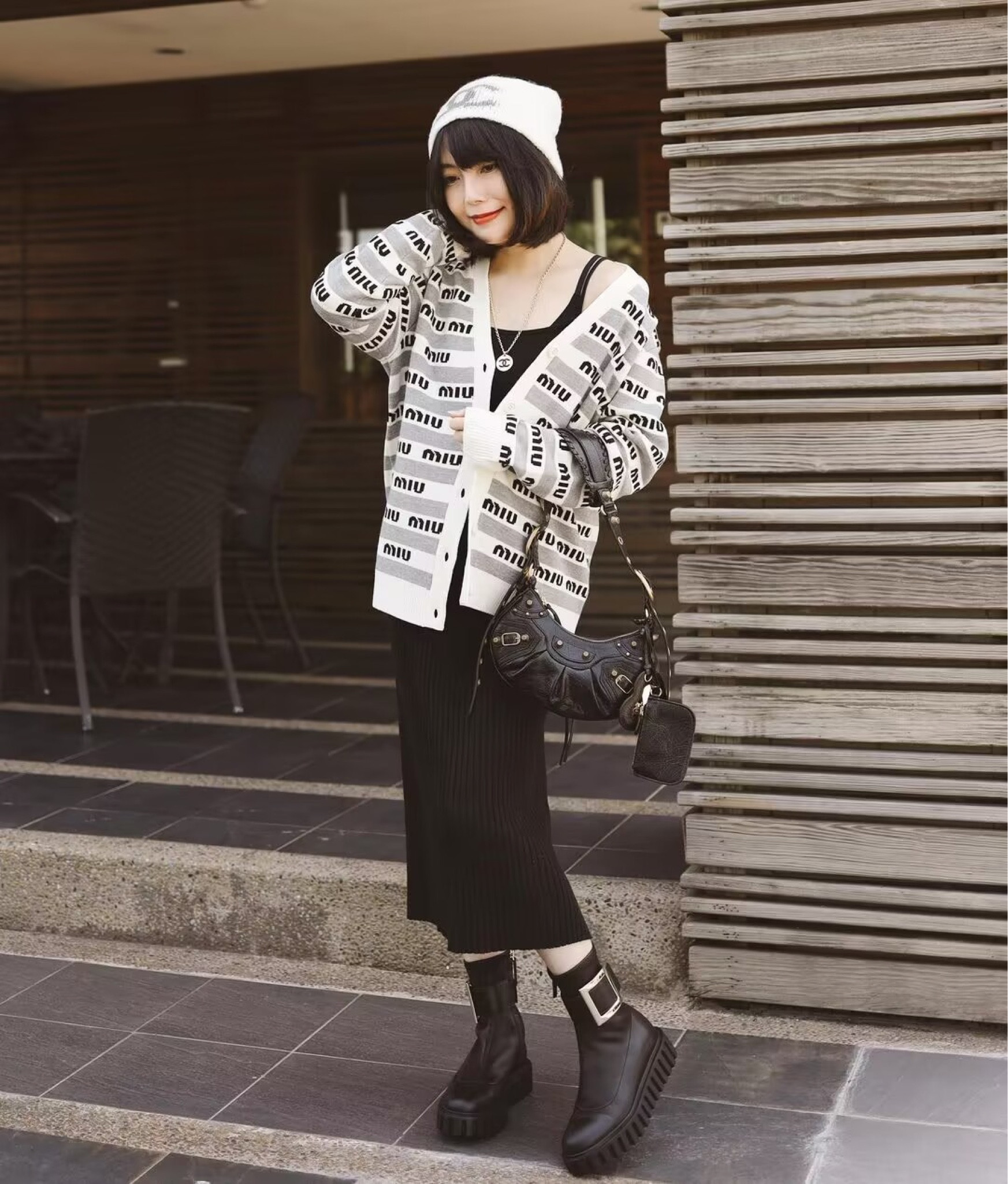 這樣穿，感覺好⋯
.
.
.
.
.
.
.
.
.
好熱，哈哈哈。
#LTKtaiwan #LTKasia

#LTKstyletip #LTKitbag