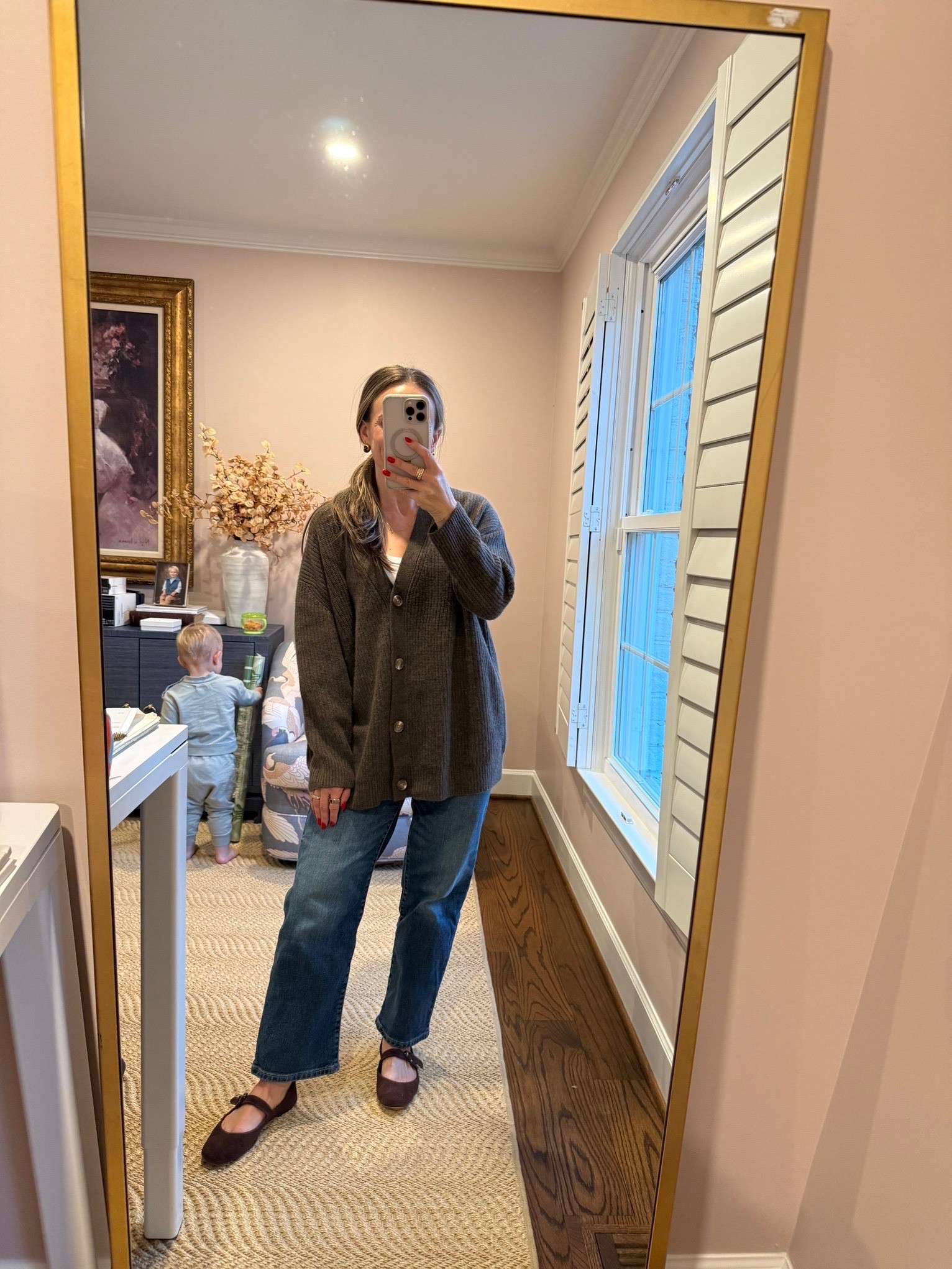 Fall Outfit
Straight ankle jeans
Olive cardigan 
Suede mary Jane flats
White tank

#LTKootd