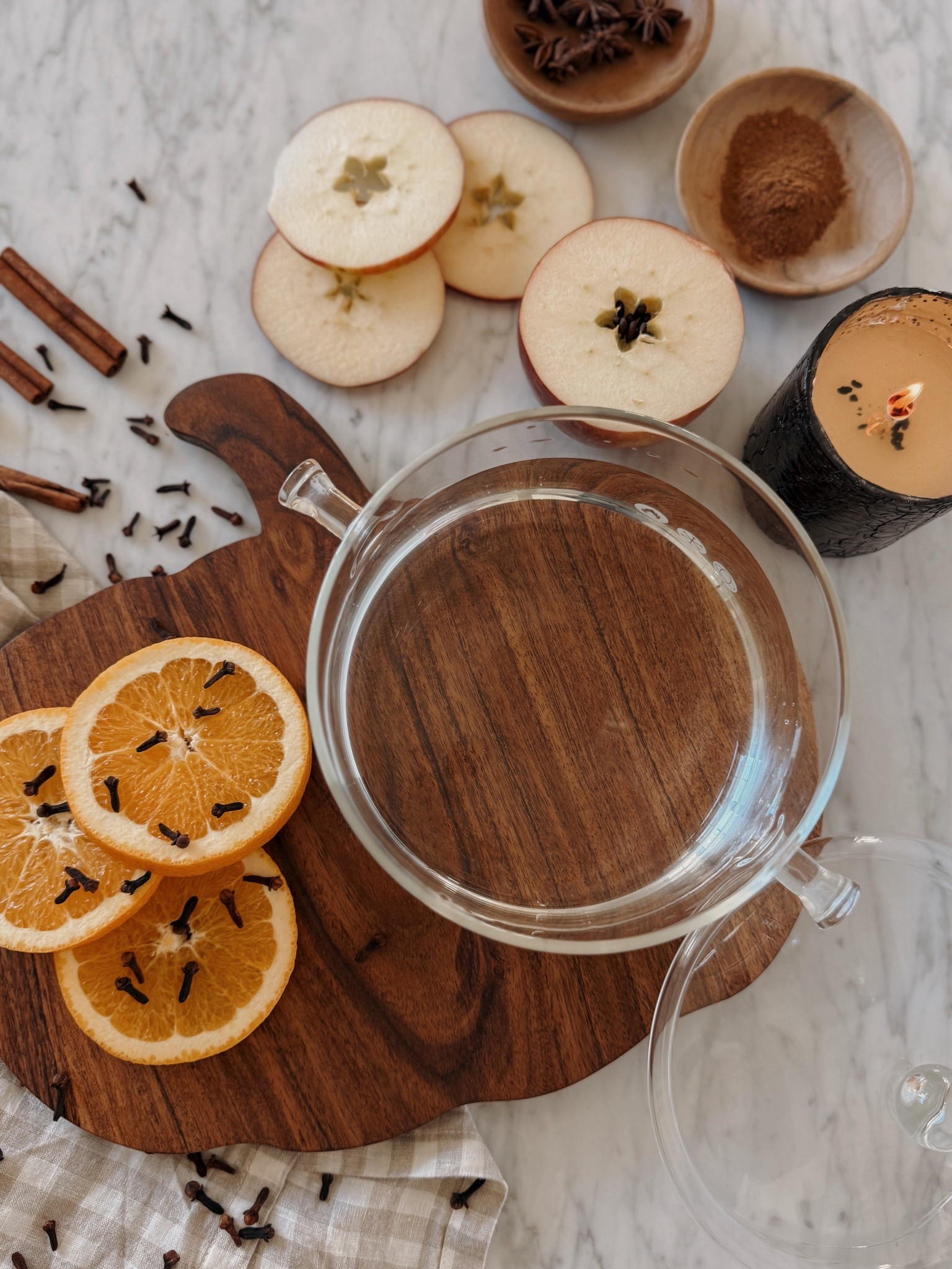 Pumpkin spice summer pot! 

TOP: SMALL
JEANS: 25

1 Orange
1 Apple
2 tsp Pumpkin Pie Spice
5 Star Anise
4 Cinnamon Sticks
1 tsp Whole Cloves
1 tsp Vanilla Extract
4-5 cups Water

#LTKHome #LTKFallSale #LTKSeasonal