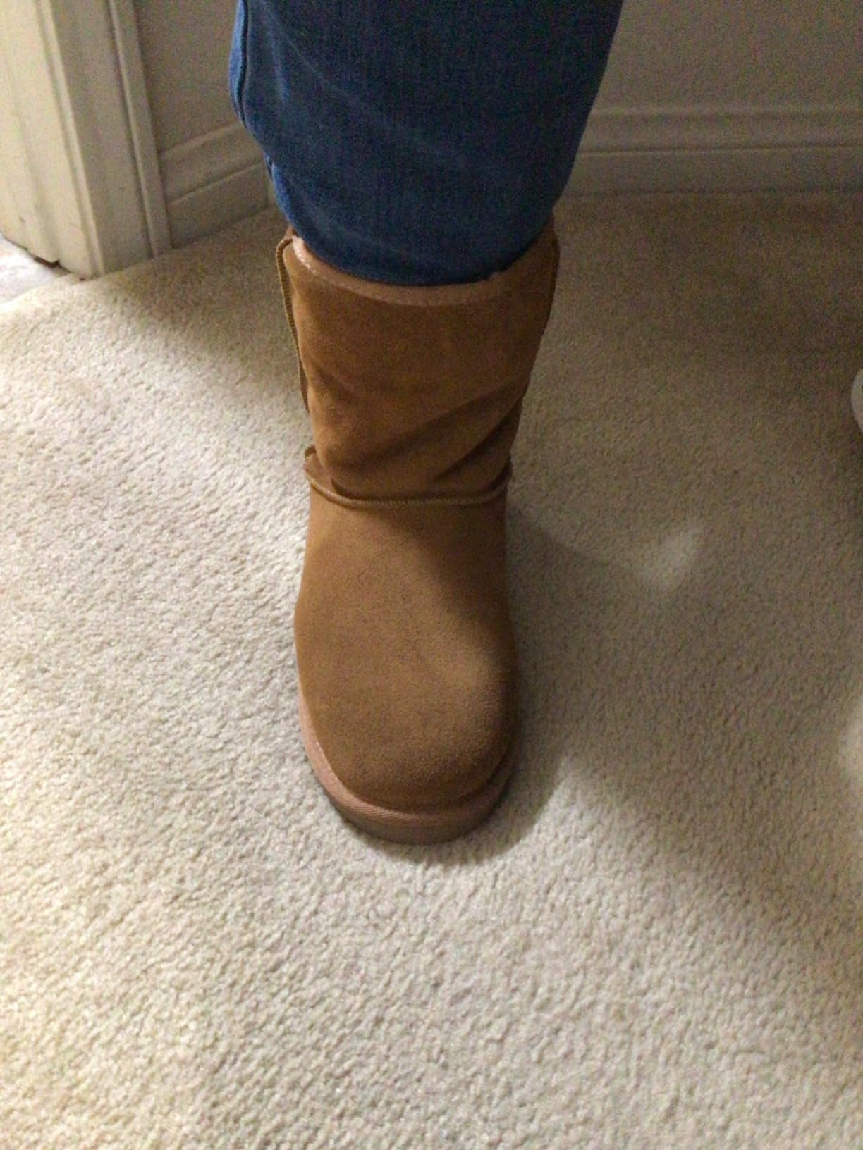 Koolaburra by UGG womens Koola Short | Amazon (US)