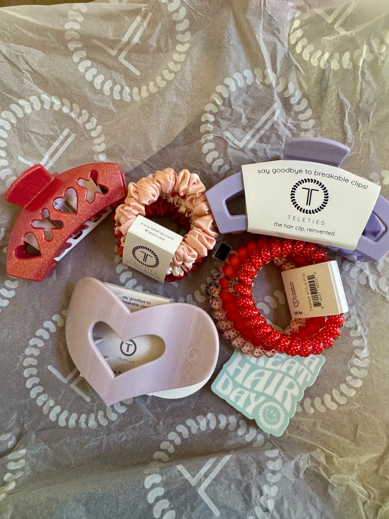 The cutest hair clips and hair ties for Valentine’s Day outfits!

#LTKBeauty #LTKSeasonal