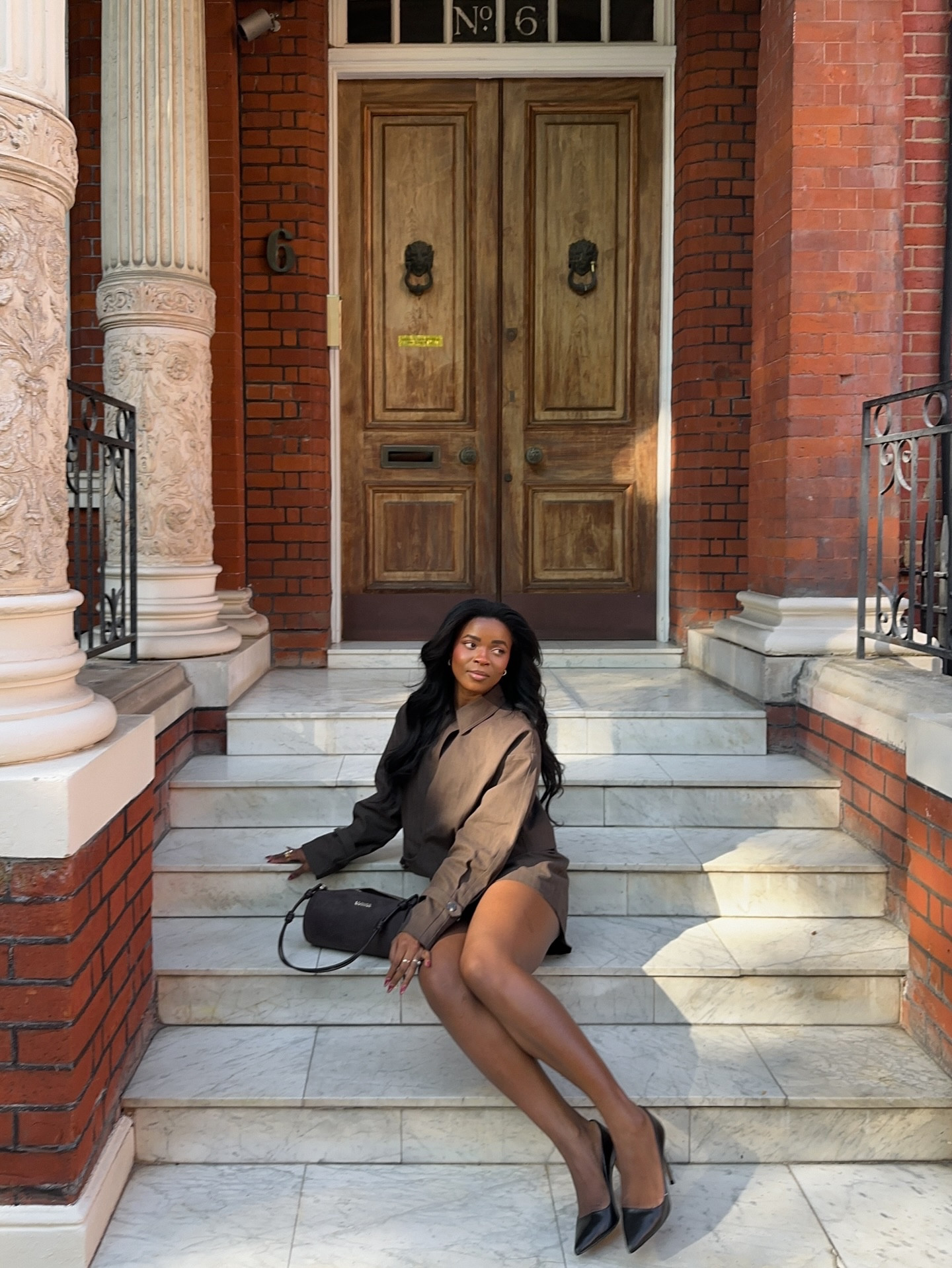 jealous of everyone who discovered a full chocolate brown outfit before me 👜☕️🫶🏾

#pinterestgirl #aumtuminlondon #chocolatebrown #falloutfits #softblackgirl @lounge_