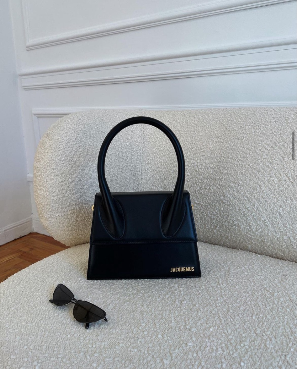 Bolsa Le Chiquito Jacquemus 🖤

outfit inspiration, accesorios,gafas de sol MissDior, gafas de sol cat eye, net a porter, MyTheresa, 24S, España. 

#LTKeurope #LTKSeasonal #LTKitbag