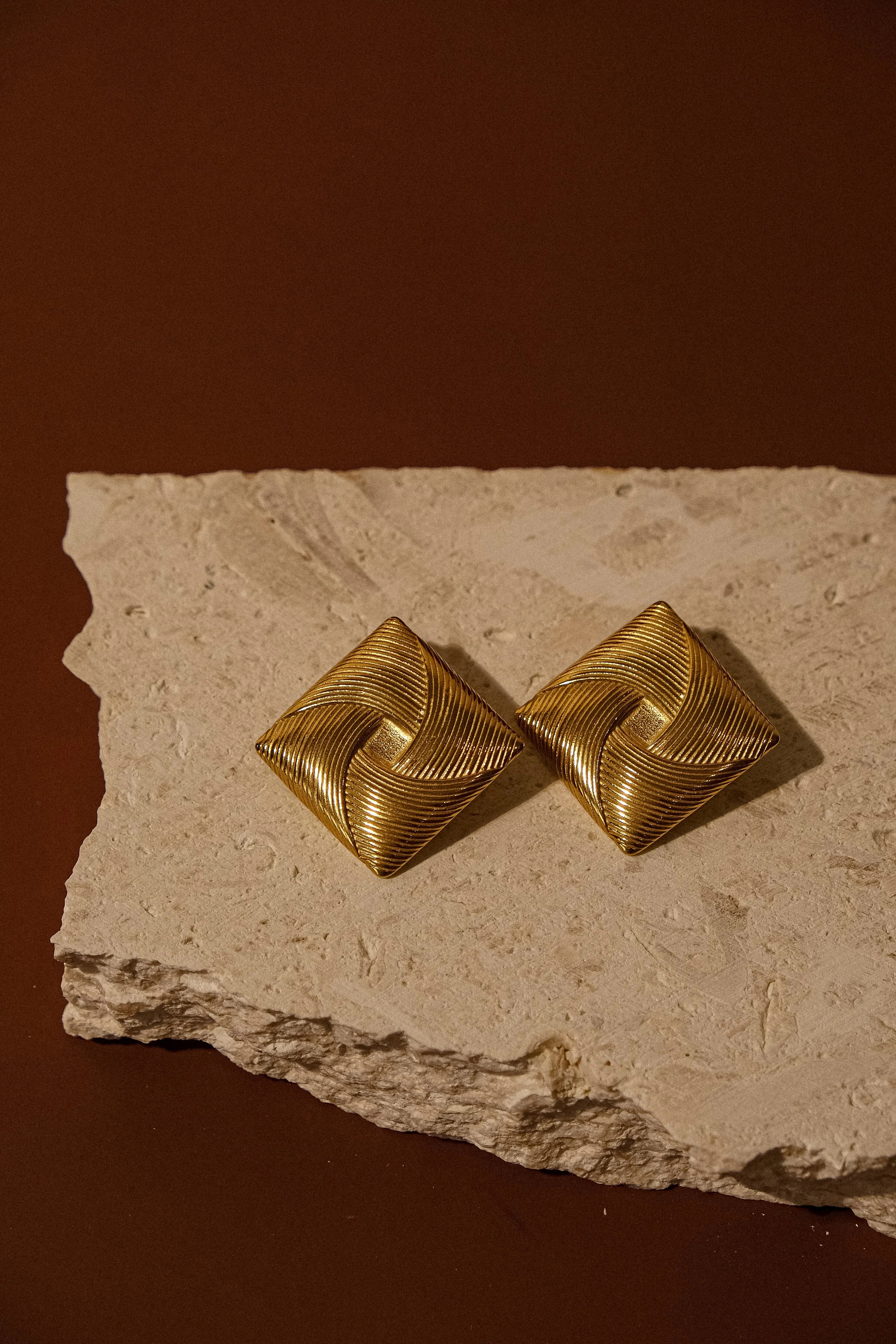 Twisted Square Earrings - Gold | MESHKI US