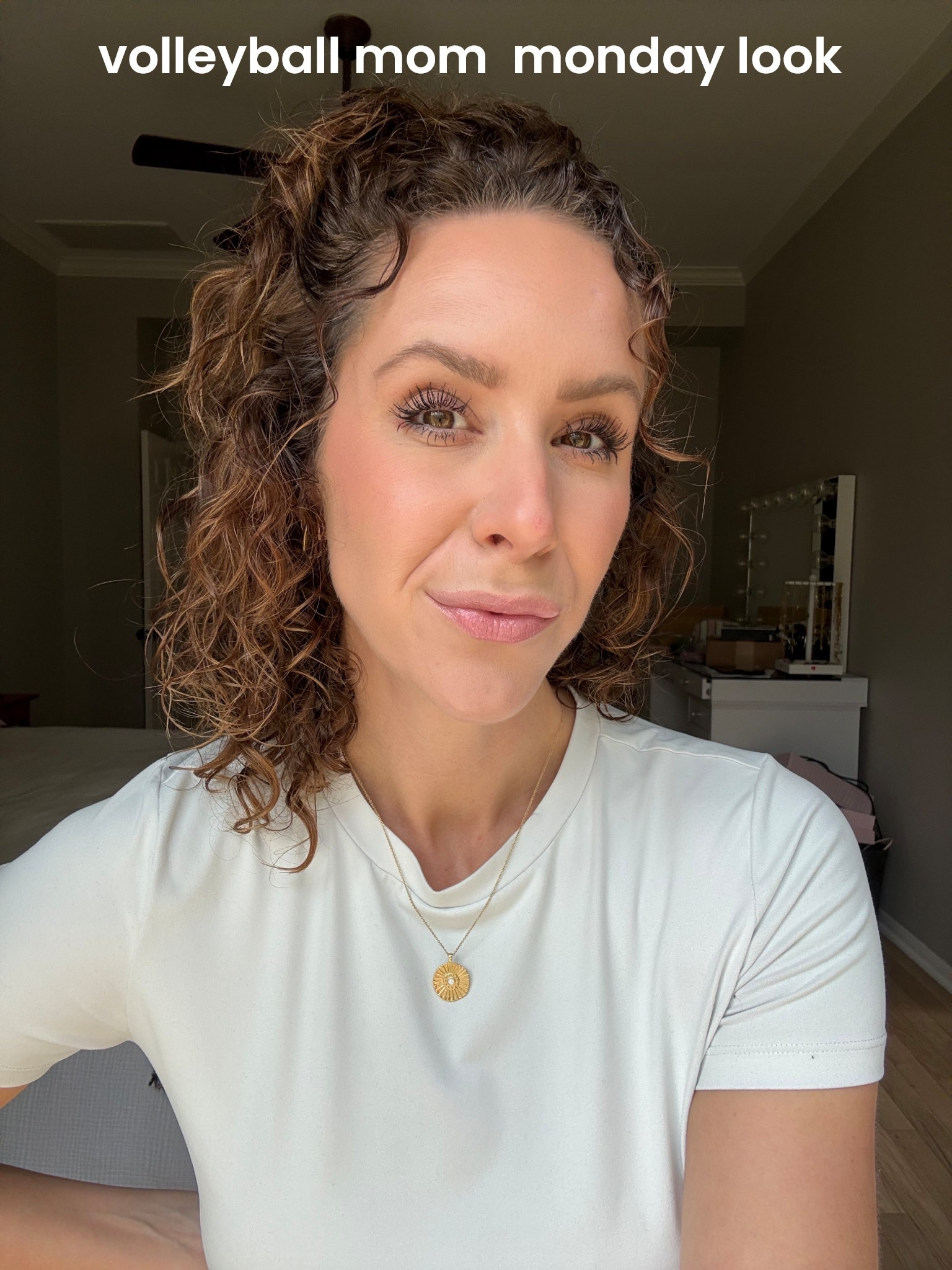 When it’s tournament week and I need quick and easy makeup and hair look this is my go to. 5 mins is all it takes 