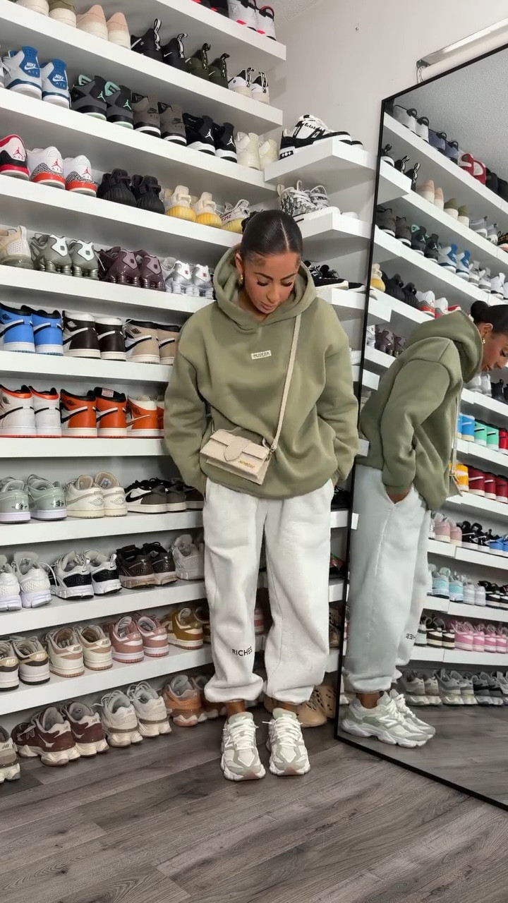 ootd🤍 comment “HOODIE” for 🔗 from my @sheinofficial store #grwm #winteroutfit #SHEINtrends 

🔎 & follow my store SAYEHFBABY on @sheinofficial for streetwear styles I’m wearing! new releases every week

links to my outfit are in my “FEB🔗” highlight, my SHEIN store or in my LTK linked in my bio🤍 (some items are unavailable so if I don’t post them, I don’t have the link!)

save this for OOTD inspo✨