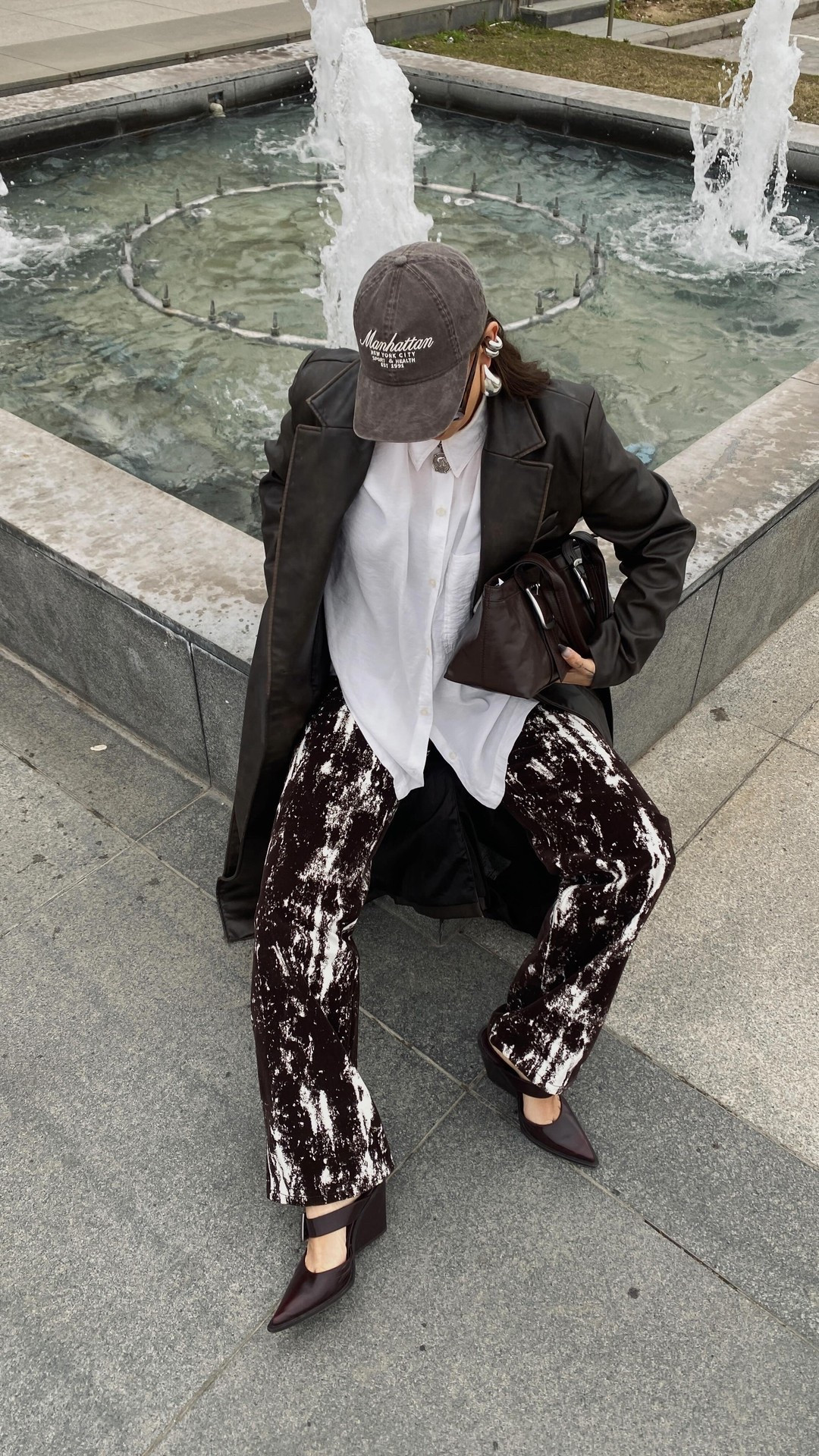 Brown is my favorite color because it reminds me of chocolate 🍫🤎

#outfitinspo #fitcheck #springoutfitideas #brownoutfits #trenchcoats