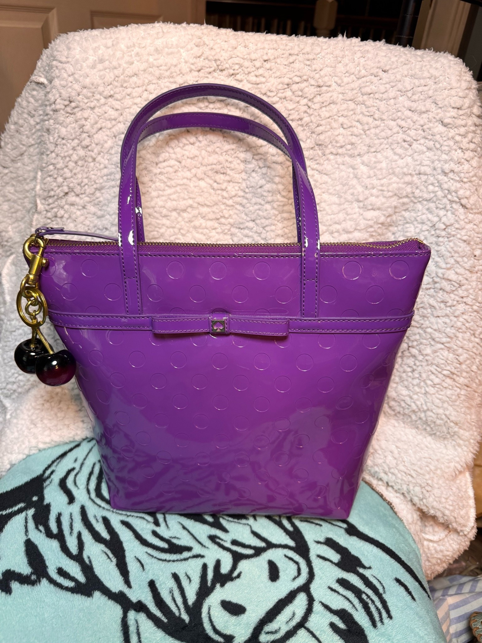 Kate Spade ♠️ gives class and sophistication with a side of fun! 🤩 #katespade #totebag #

#LTKootd #LTKmomlife #LTKOver40