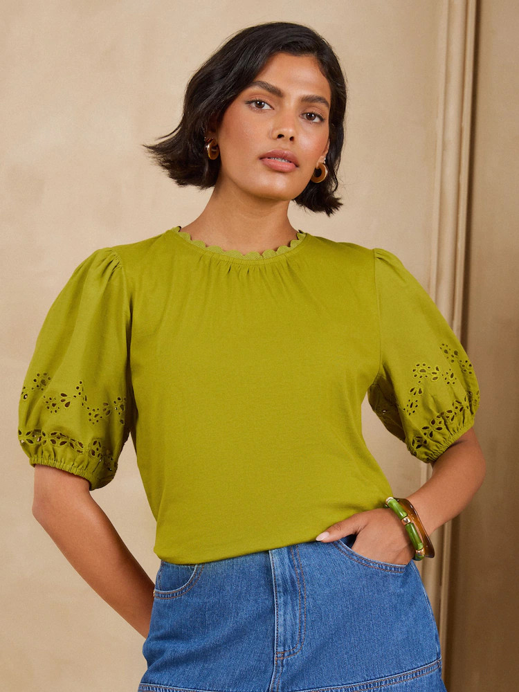 Limoengroen - Love & Roses Broderie Puff Sleeve Crew Neck T-Shirt | Next EU