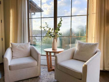 Perfect little breakfast nook off the kitchen to enjoy your coffee with your favorite person and a view 🫶🏻
Sitting area
Modern sitting area
Light and airy style

#LTKsalealert #LTKhome #LTKfamily