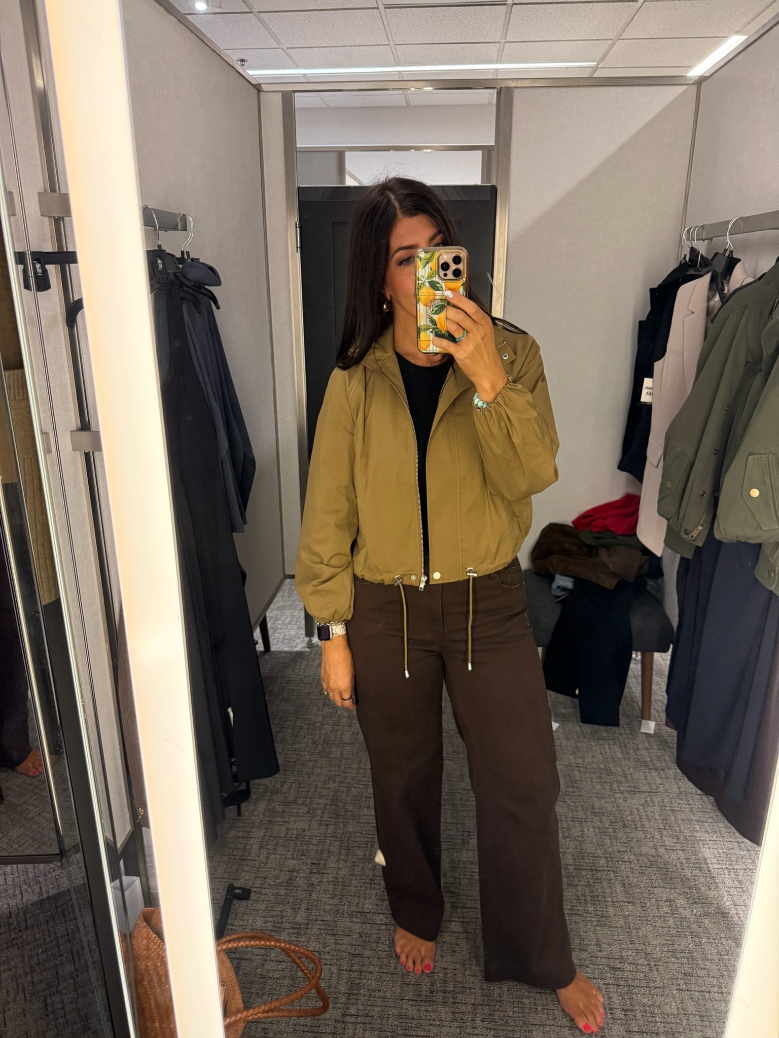 How cute is this fall ootd

Nordstrom sale finds, In an 8/m top and bottoms, 29 jeans in all but Levi’s (30) 

Workwear,, midsize fall outfits , nsale, easy outfit, what to wear, fall midsize outfit, ootd, midsize fall, causal

#LTKootd #LTKSaleAlert #LTKMidsize