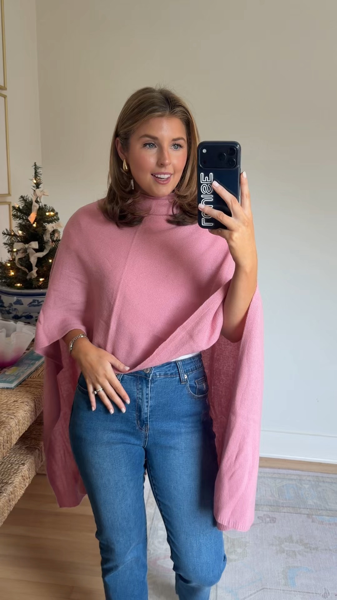 Last minute Thanksgiving outfit idea! Wearing a 4 in jeans 