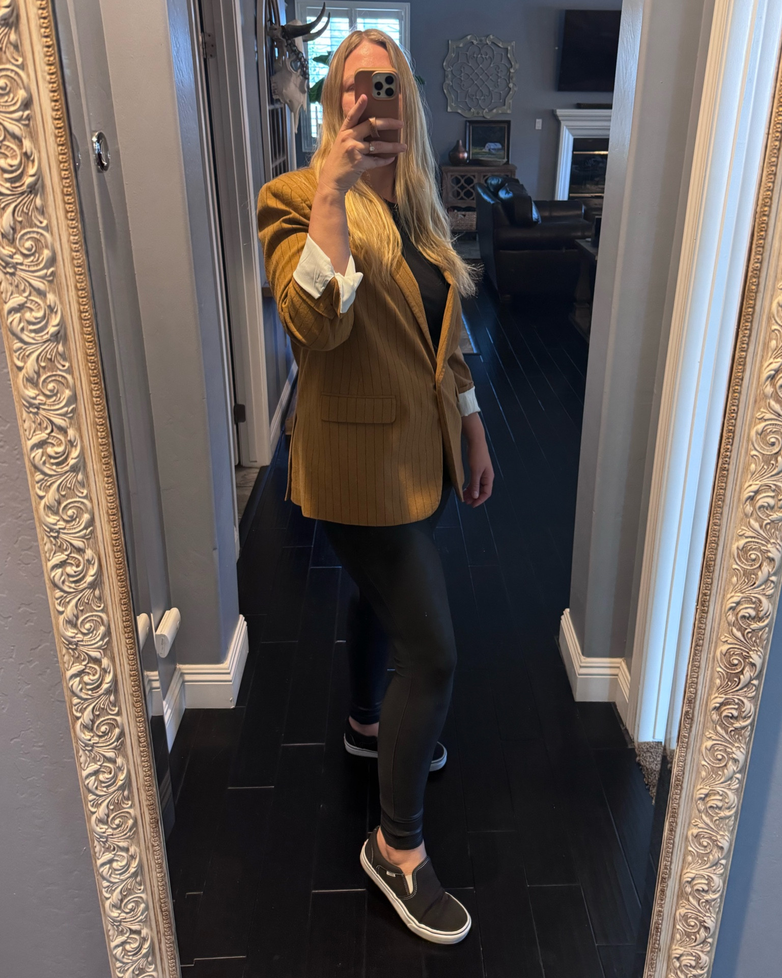 Business Casual Workwear for Interior Designers

blazer | oversized blazer | neutral blazer | Madewell | Spanx | Vans | Amazon Essentials


#LTKxMadewell #LTKWorkwear #LTKShoeCrush