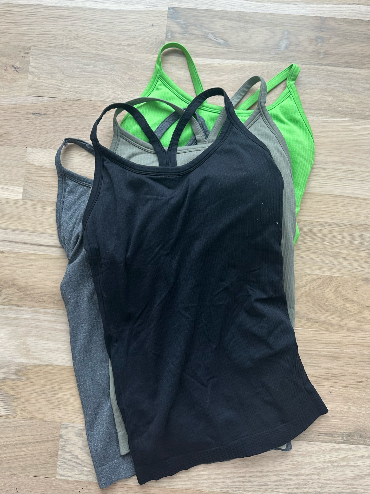 Amazon tanks size Xs 

#LTKfindsunder100 #LTKfindsunder50