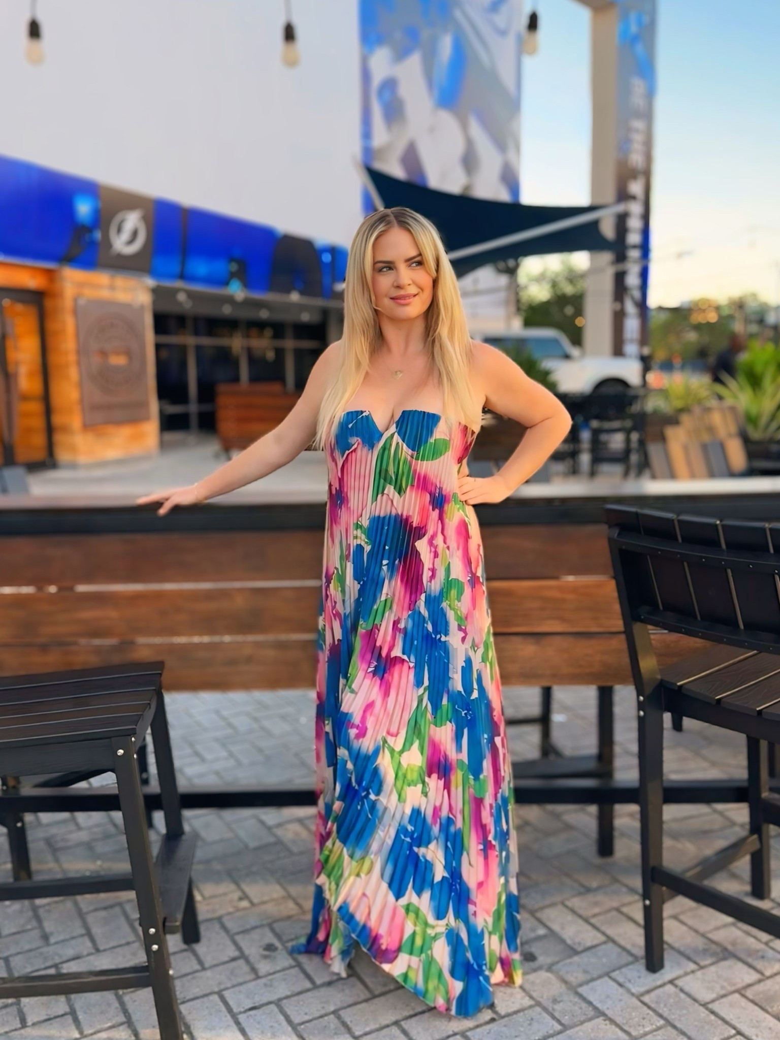 Beautiful floral maxi dress!
I love the wire in the bust. It makes such a beautiful and elegant and classy look.

Floral maxi dress
Date night dress
Wedding guest dress
Date night dress
Vacation dress
Girls night dress

Code: hilary35

#LTKMothersDay #LTKWedding #LTKTall