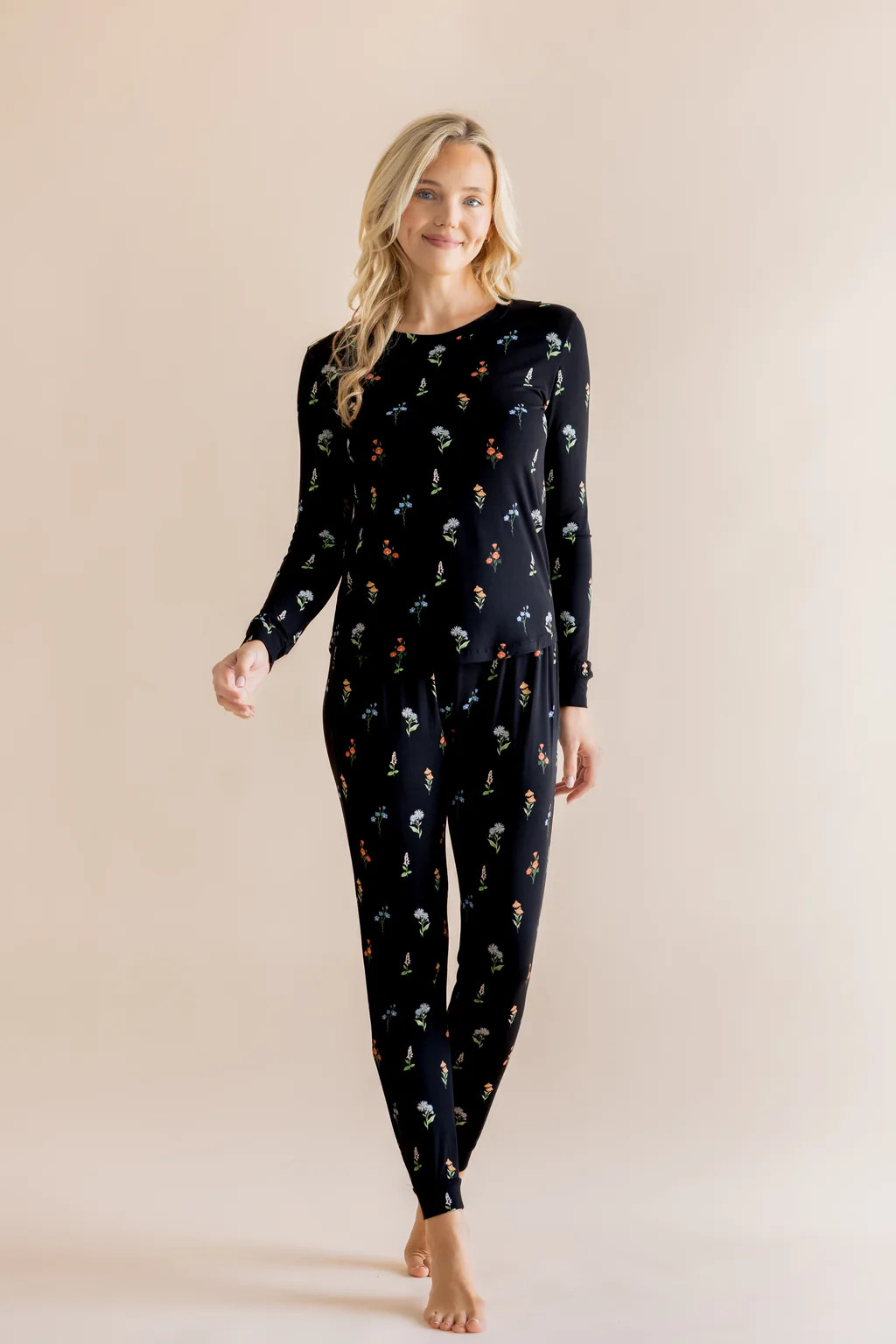 Women's Jogger Pajama Set in Midnight Wildflower | Kyte Baby