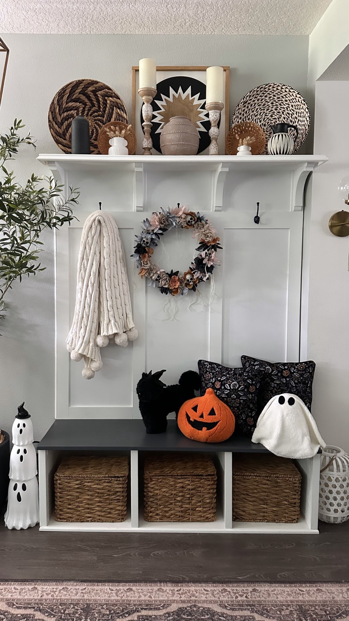 Mudroom decor #falldecor #halloweendecor #halloweenwreath #ghost #skeleton #pumpkin 

#LTKSeasonal #LTKHome #LTKStyleTip