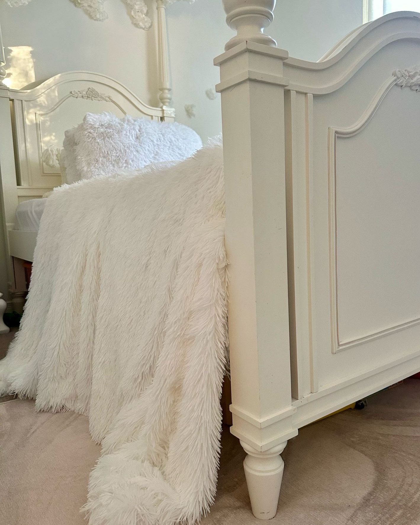 Fluffy white comfort set.

#LTKHome