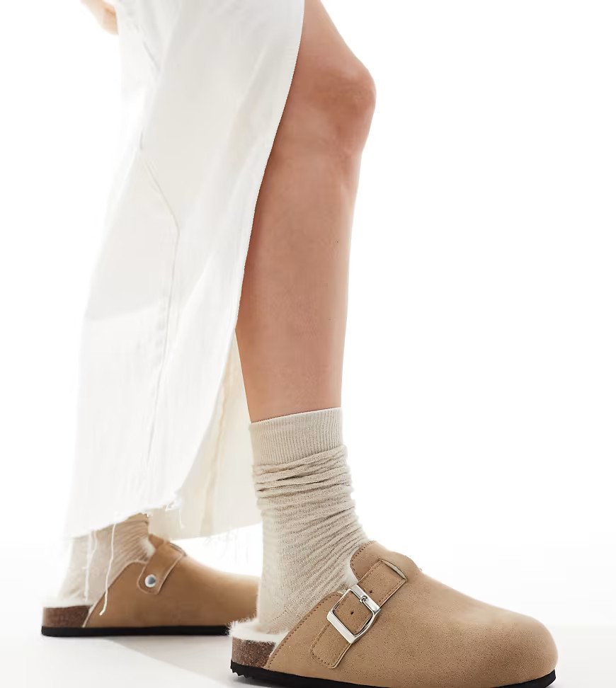 SEQWL Wide Fit faux fur lined clogs in taupe-Neutral | ASOS (Global)