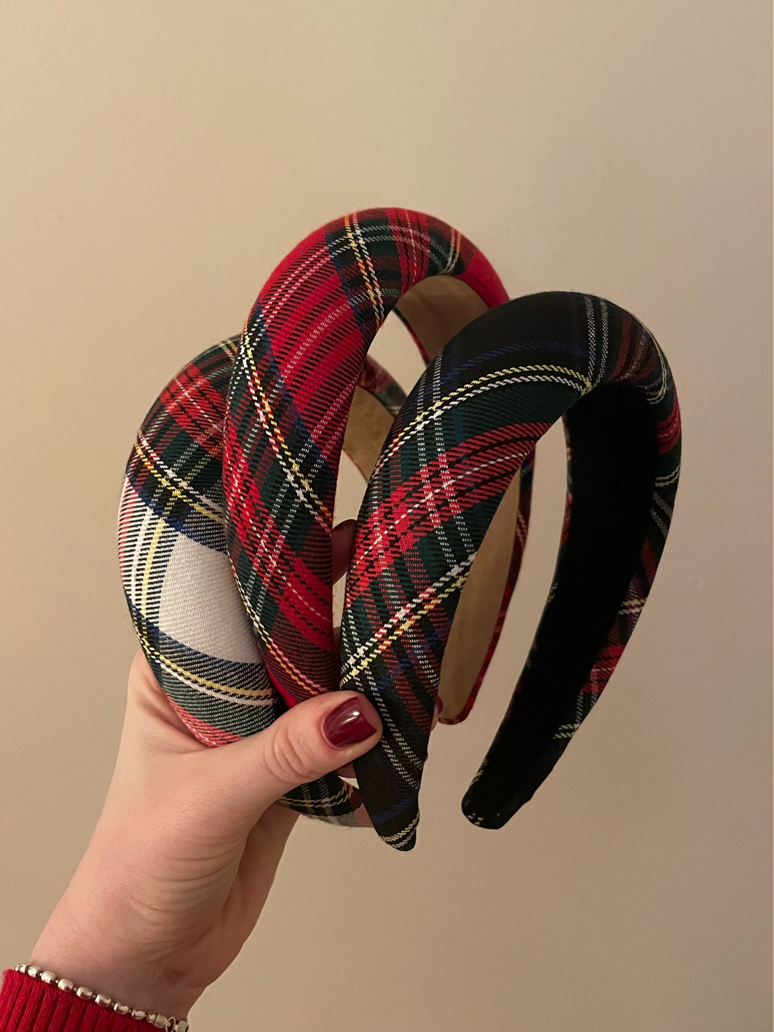 These gorgeous tartan plaid headbands are under $10 and so beautiful!!
.
Holiday outfit Christmas outfit 

#LTKStyleTip #LTKFindsUnder50 #LTKHoliday