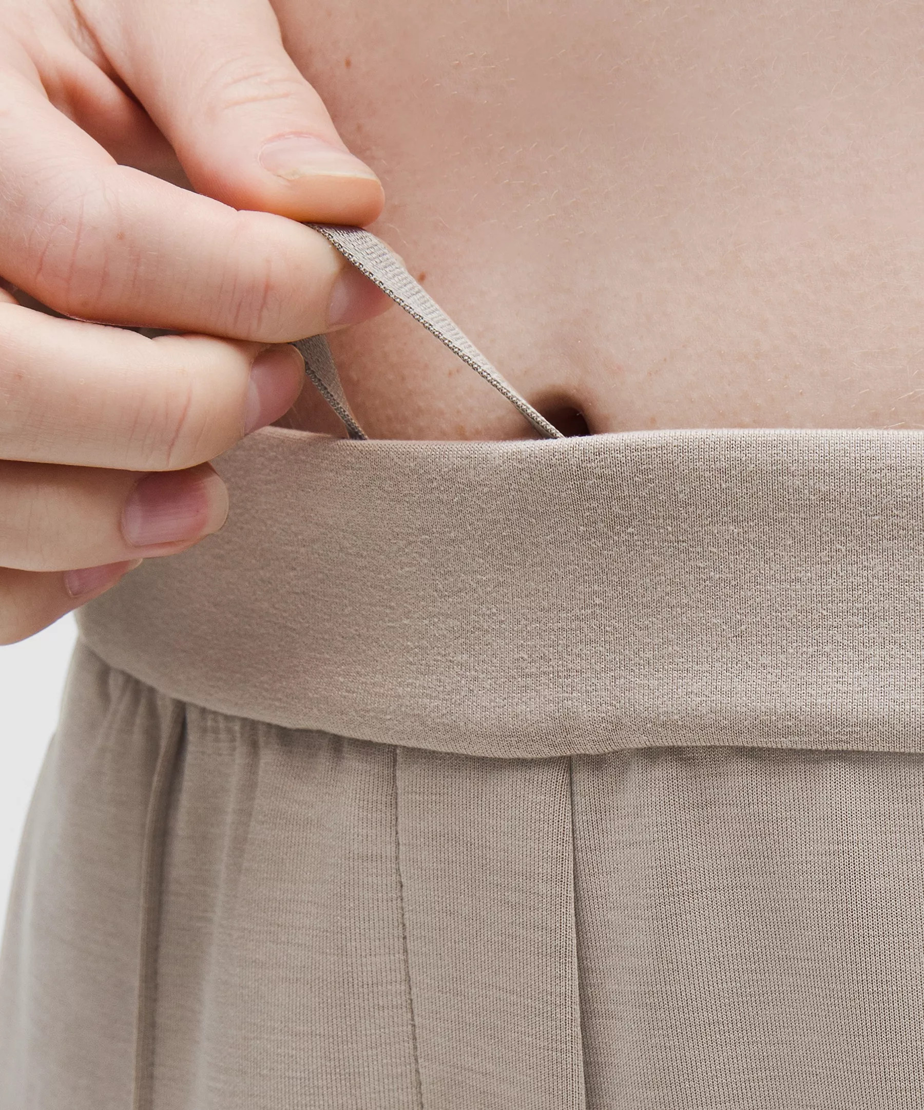 Softstreme Pintuck Mid-Rise Pant | lululemon (CA)