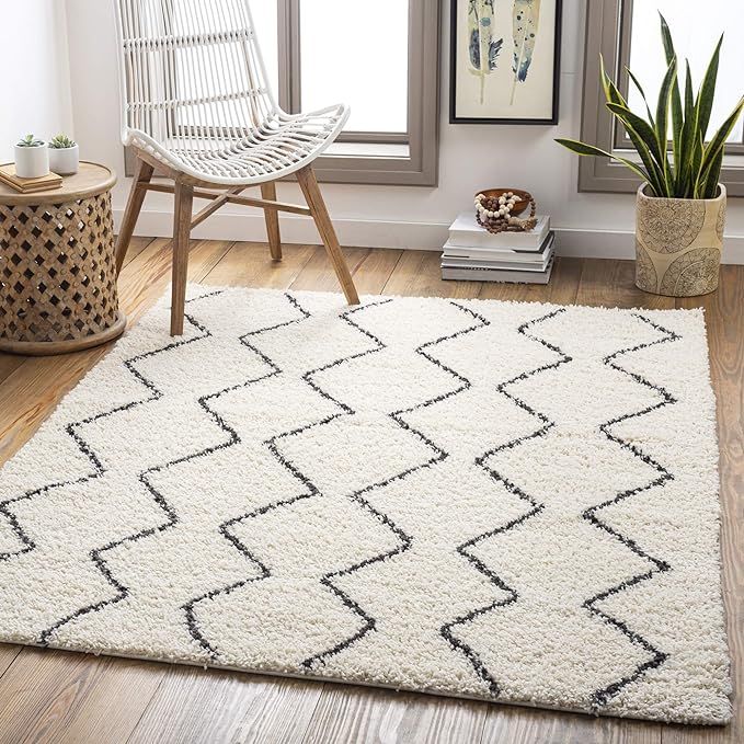 Artistic Weavers Moroccan Soft Kasey Shag Area Rug, 5'3" x 7', Cream/Charcoal | Amazon (US)