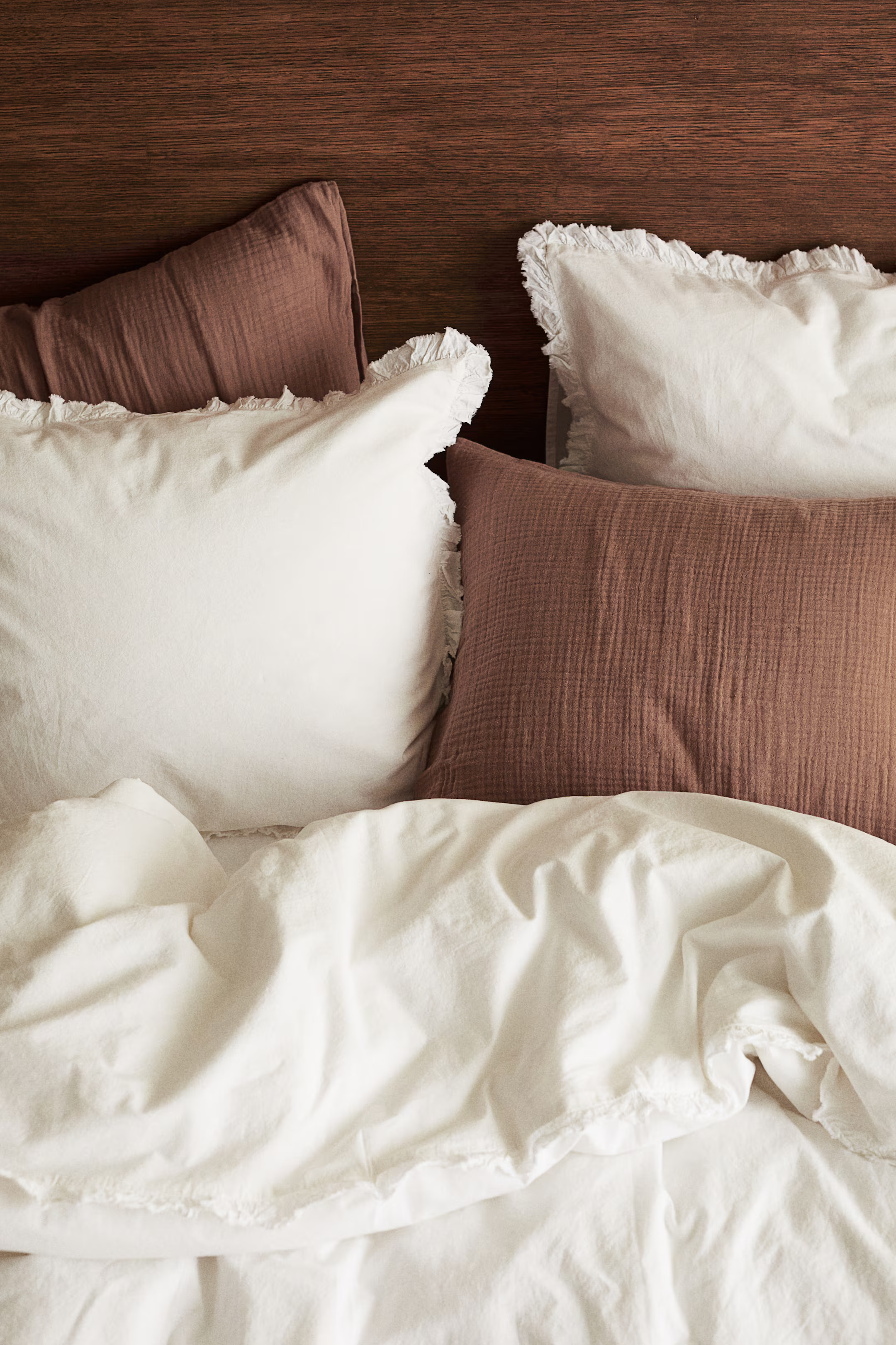 Ruffle-trimmed King/Queen Duvet Cover Set | H&M (US + CA)