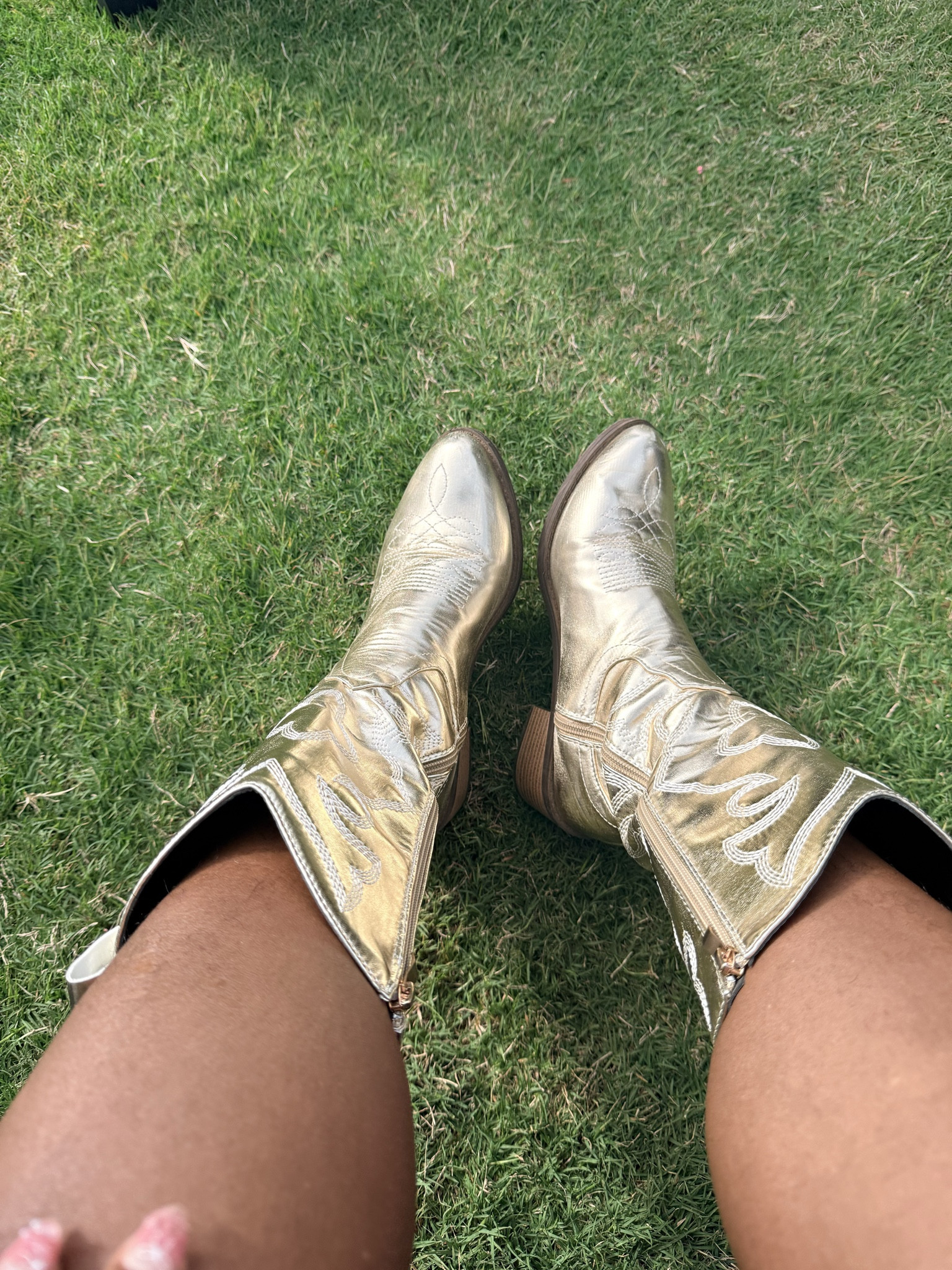 Spring boots are officially in rotation and I am obsessed. From ankle boots to light western styles, these are the perfect way to elevate your spring outfits while still keeping it cute and comfy.

Shop all my spring boot favorites on my LTK.

#ShoppingWithPriiincesss #SpringBoots #ShoeStyle #LTKFashion #LTKStyle #SpringOutfits #WesternStyle #OutfitInspo #FashionFinds #ClosetRefresh #TrendyLooks #StyleInspo #ShoeGoals #AtlantaMom #Atlantamom #Atlantabloggers #Atlantablogger #AtlantaCreator #Atlantacontentcreators #Atlantacontentcreator

#LTKdayinmylife #LTKMothersDay #LTKootd