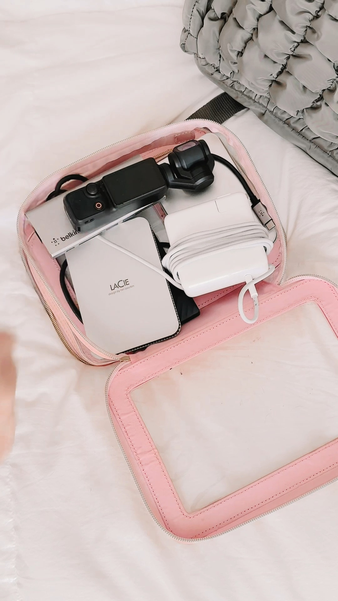 What’s in my tech bag for work, ASMR pack with me, Amazon travel finds 