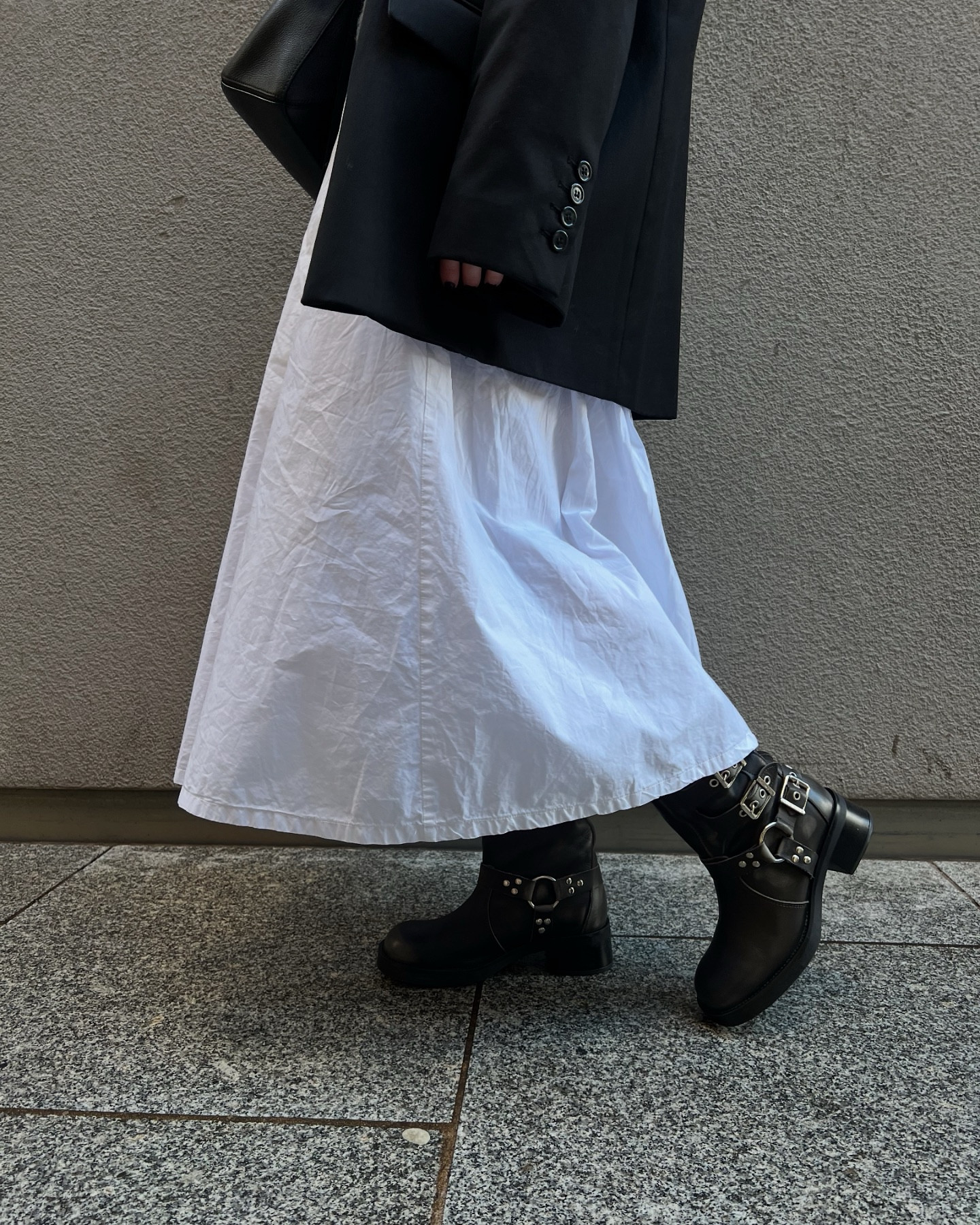 Boots on repeat courtesy of @stevemaddenuk 🔁 
*gifted 

•
•
•
•
•
•
•
•
•
•
#miumiudupe #bootszn #stevemadden #transitionaloutfit #bikerboots #petitefashion #shortgirlstyle #shortgirloutfit #aw24 #streetstyle