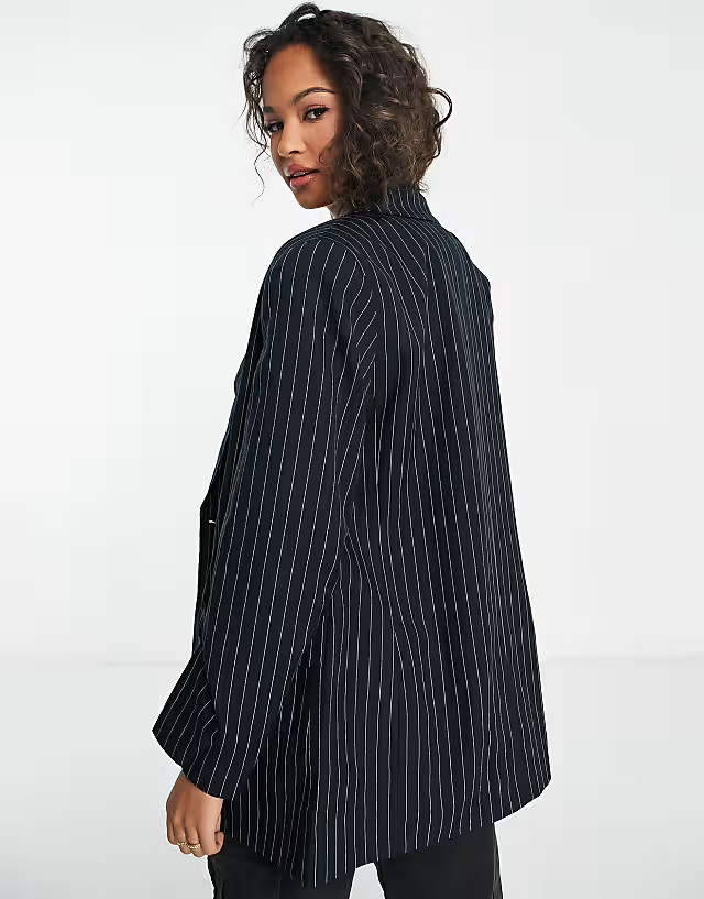 Stradivarius – Oversize-Blazer mit Nadelstreifen | ASOS (Global)