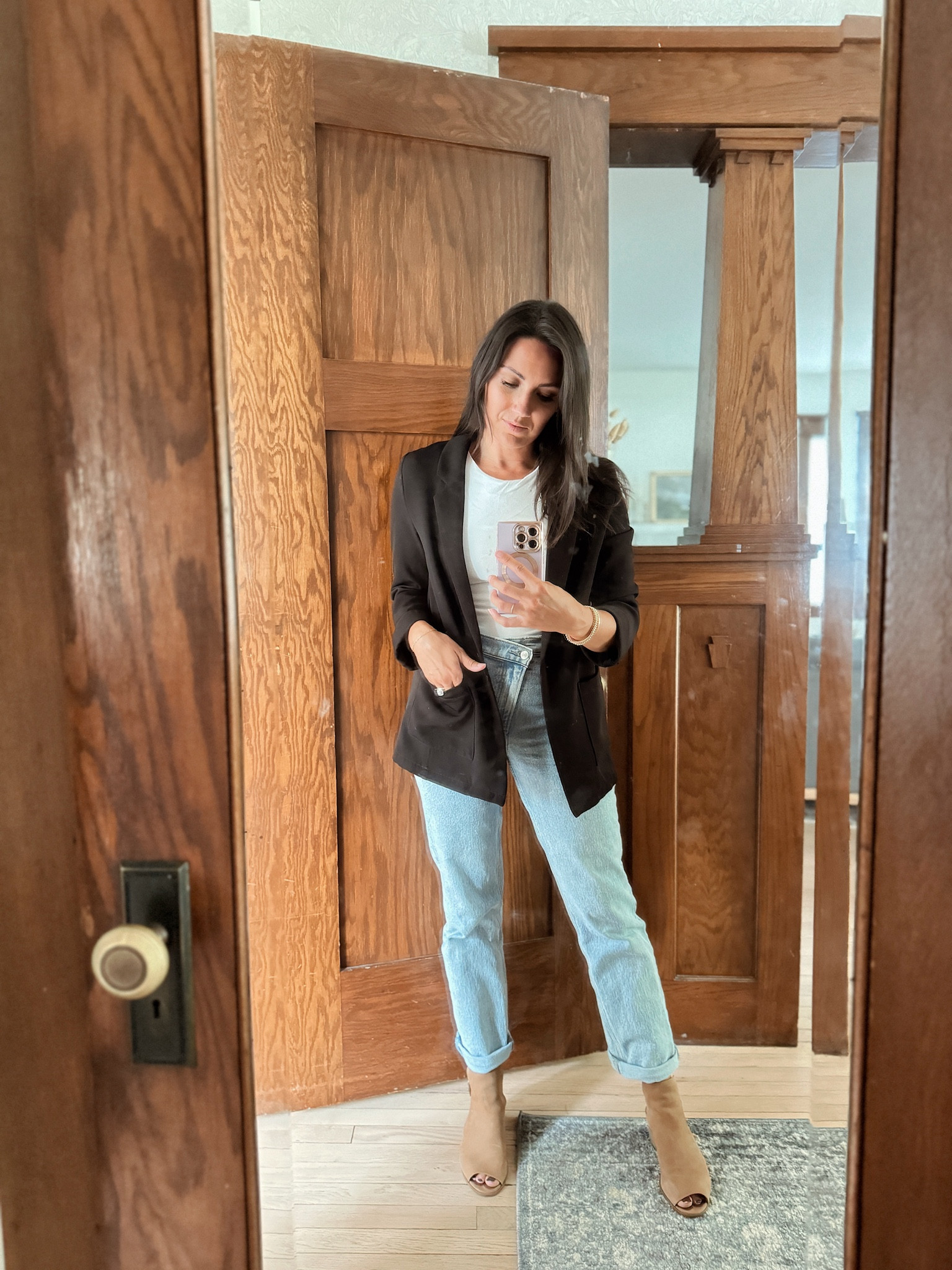 Lunch date outfit! One of my favorite things is to elevate casual pieces like a pair of jeans or a white T-shirt by adding a structured blazer and a fun open toed bootie. Keeps it classic and fun!



#LTKWorkwear #LTKFallSale #LTKSeasonal