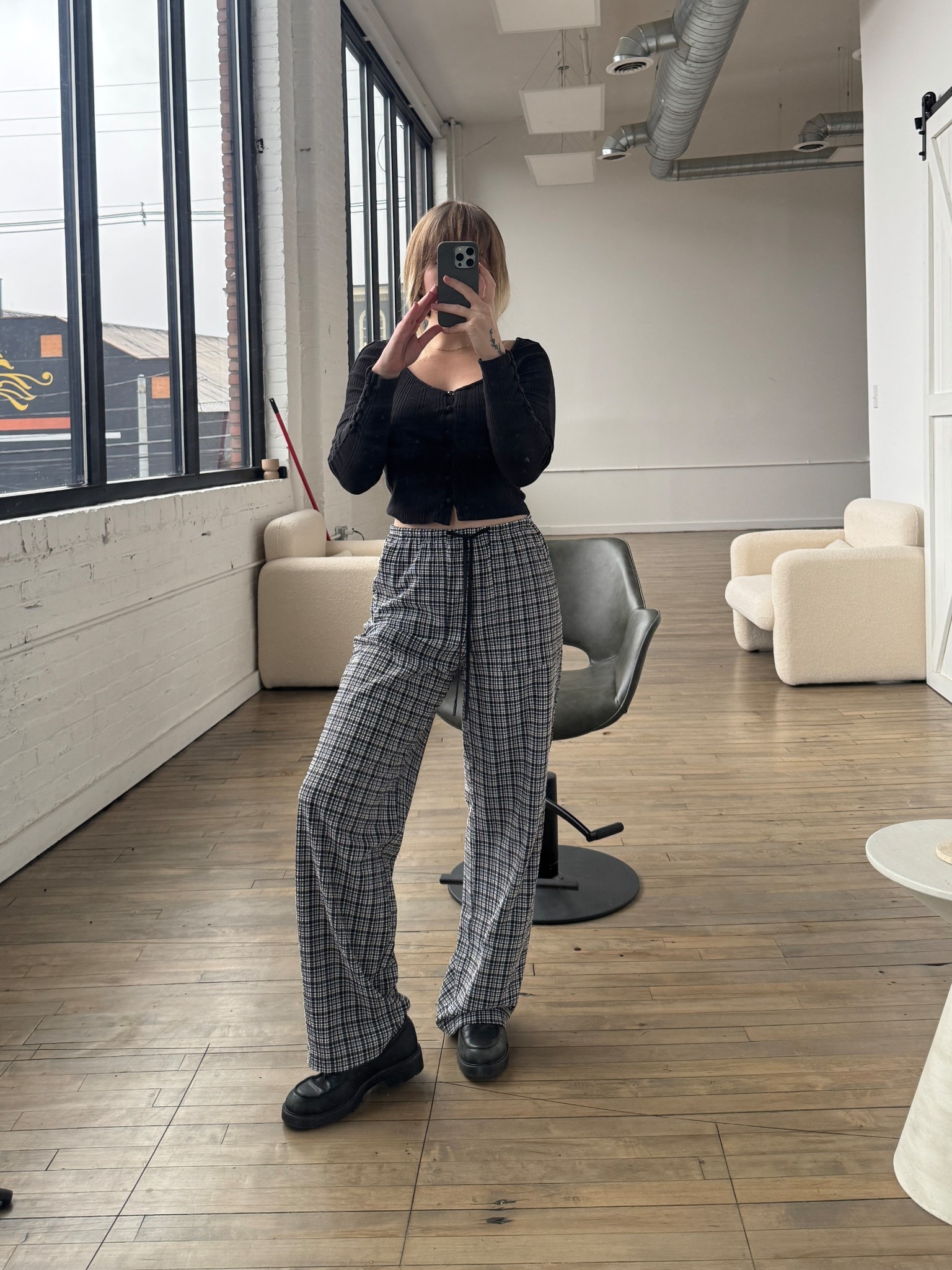 Salon fall outfit checkered baggy pants 

Pants a size small + top a size small  

#lululemon #fallfashion #falllayering #flanneldress #oversizedbuttonup 
#falldress #indieoutfits #whimsygoth

#LTKFallSale #LTKActive #LTKPetite
