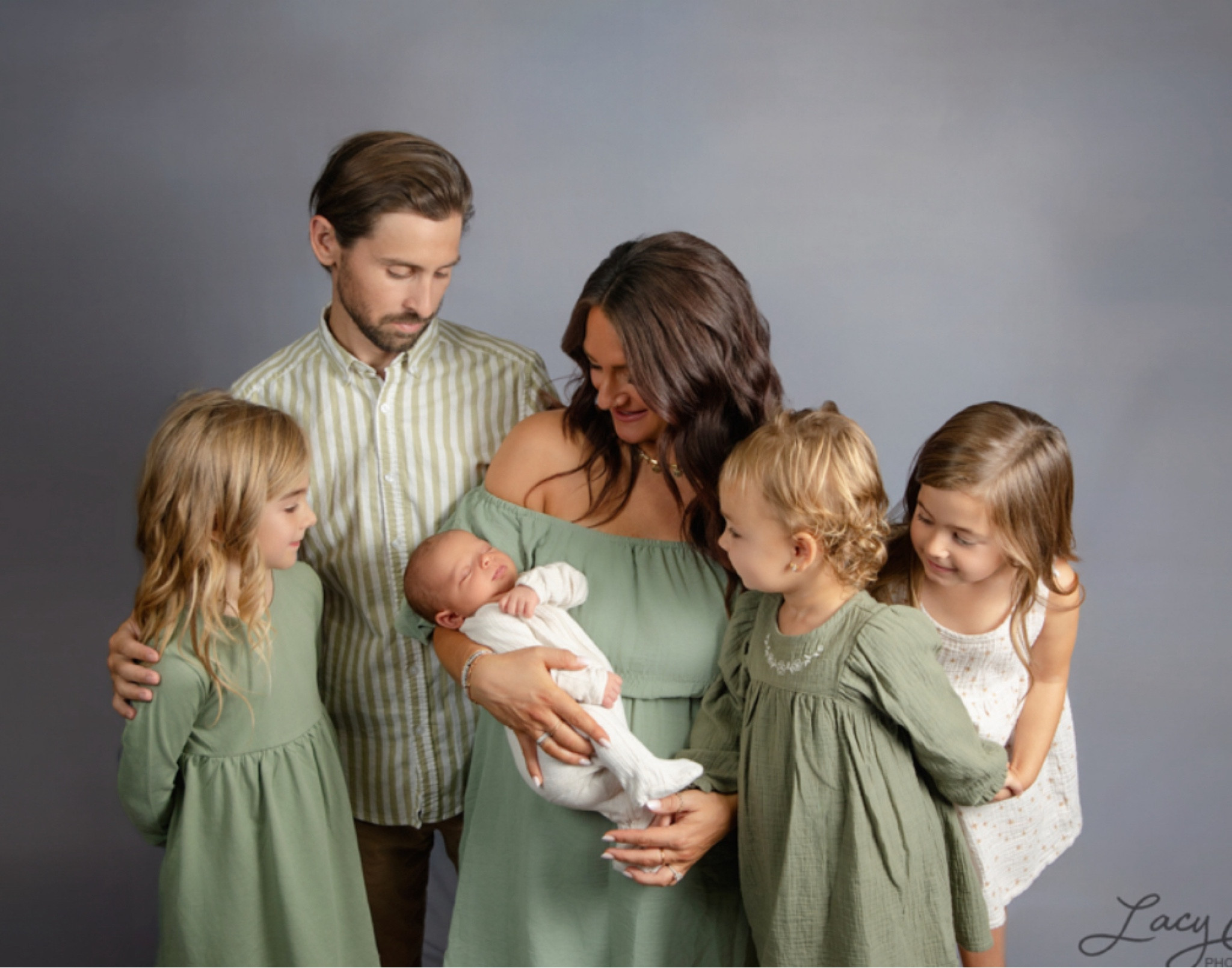 Fall family photo outfit ideas
Newborn photos 
Love the green and creams 👌 
The girls dresses are from Walmart and TJ maxx, but I’m not seeing Kennas available or Jaycis online, sorry!

#LTKSeasonal #LTKStyleTip #LTKFamily