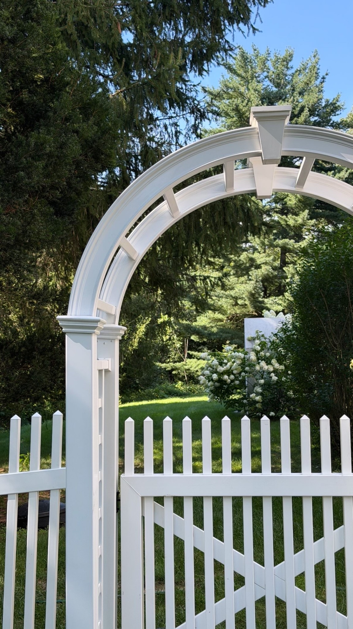 Backyard, home, Nantucket arbor.

#LTKHome #LTKSeasonal #LTKstorytime