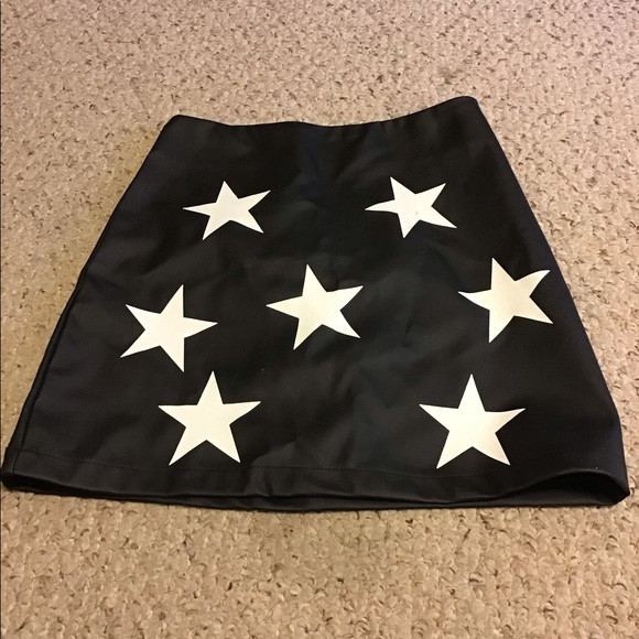 COPY - POLLY FAUX LEATHER SKIRT WITH STARS SZ 2 EUC | Poshmark