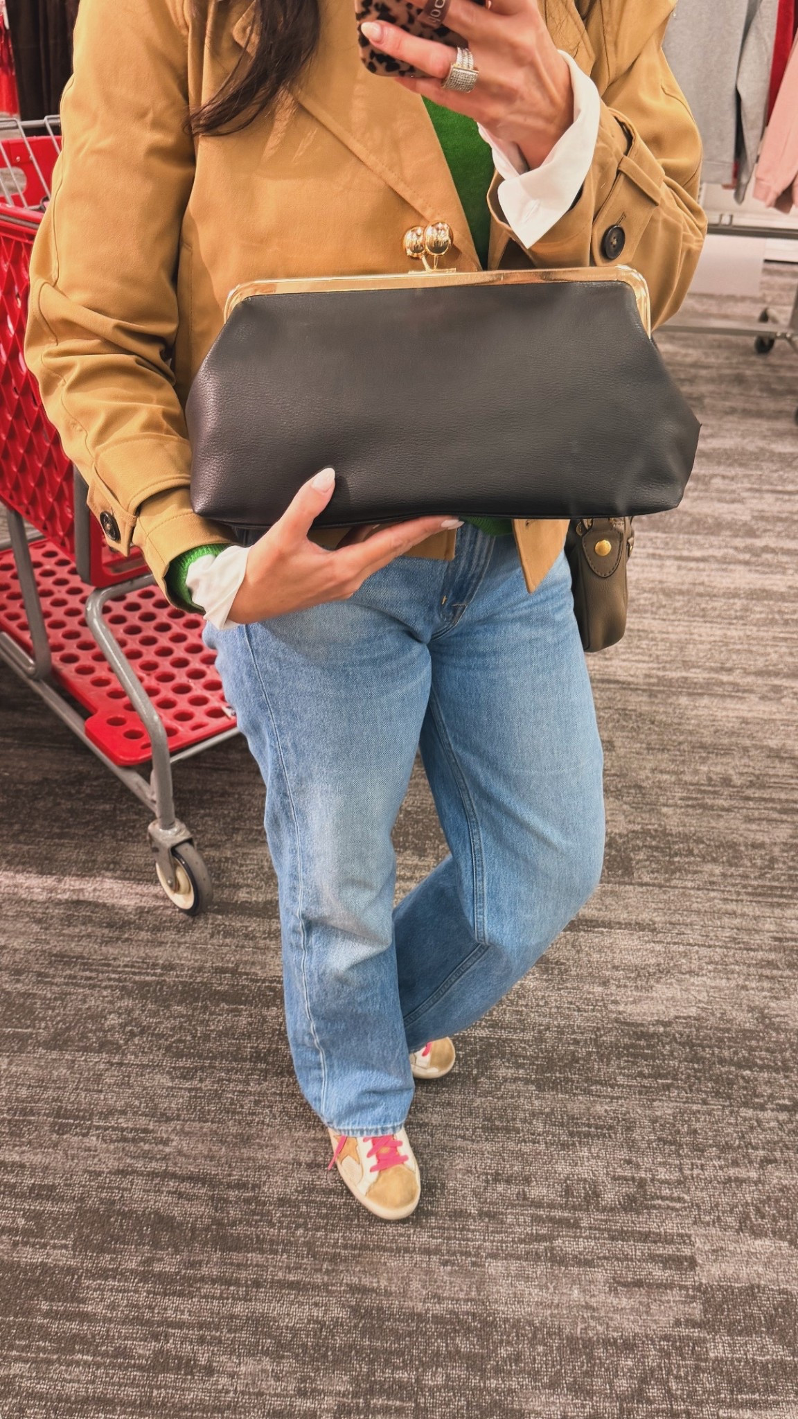 Oversized clutch for $30! 

#LTKOver40 #LTKmomlife #LTKFindsUnder50