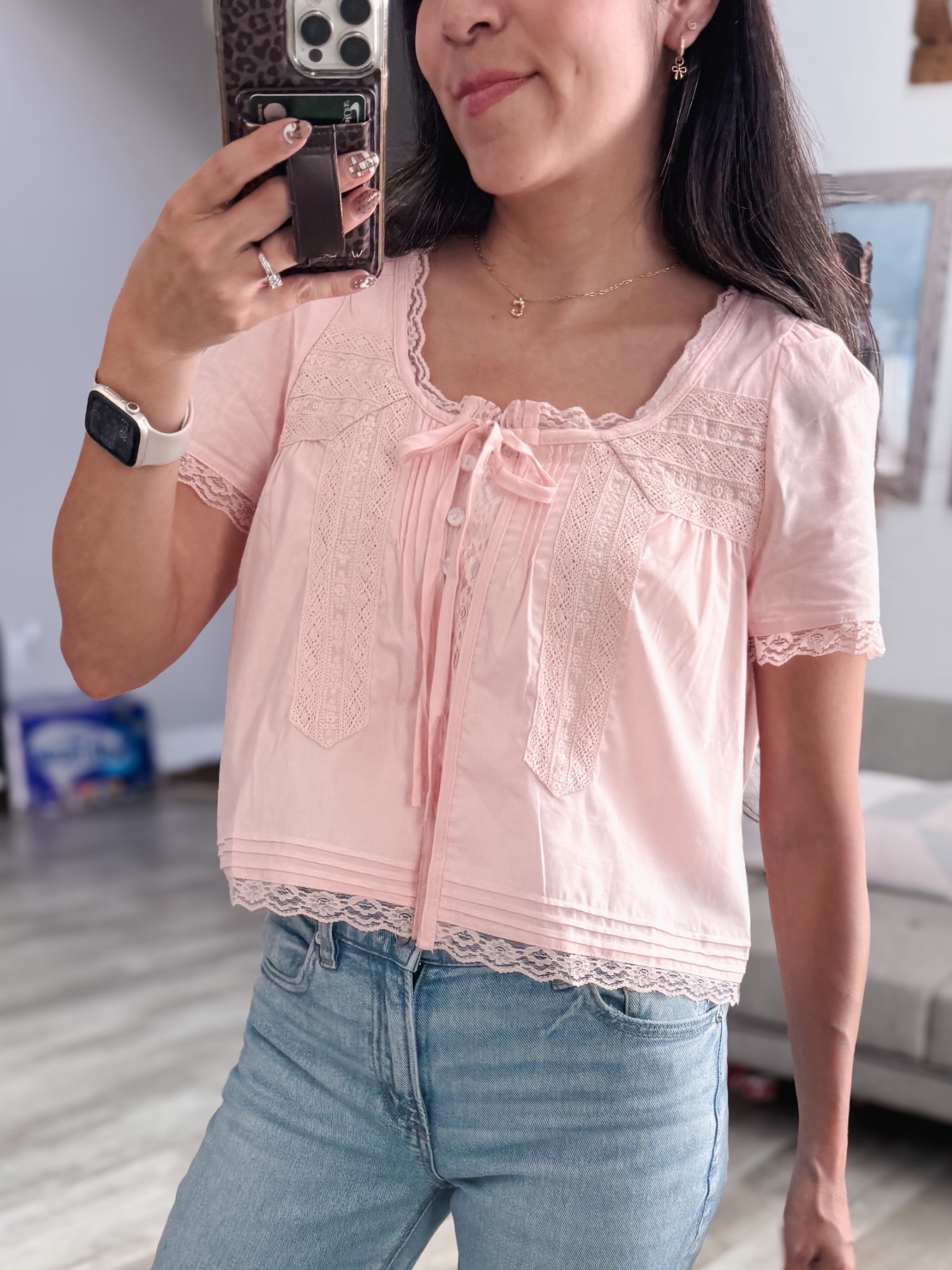 Cutest top, comes in several colors! Wearing a M 