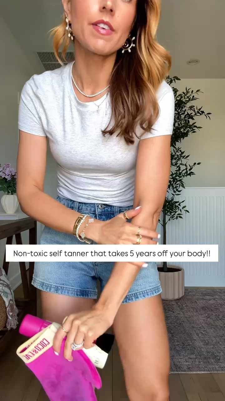 Aging backwards and here’s how! My non-toxic self tanner that gives you the prettiest glow! Denim shorts in 24 and tee in XS. Beach vacation. Resort wear. Tropical vacation. 


#LTKselfcare #LTKmorningroutine #LTKBeauty
