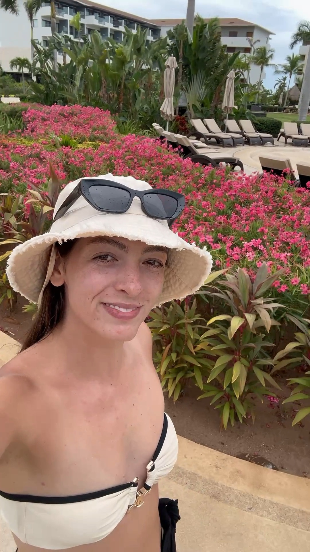 Bucket hats & sunnies 🕶️

#LTKdayinmylife #LTKSaleAlert #LTKTravel