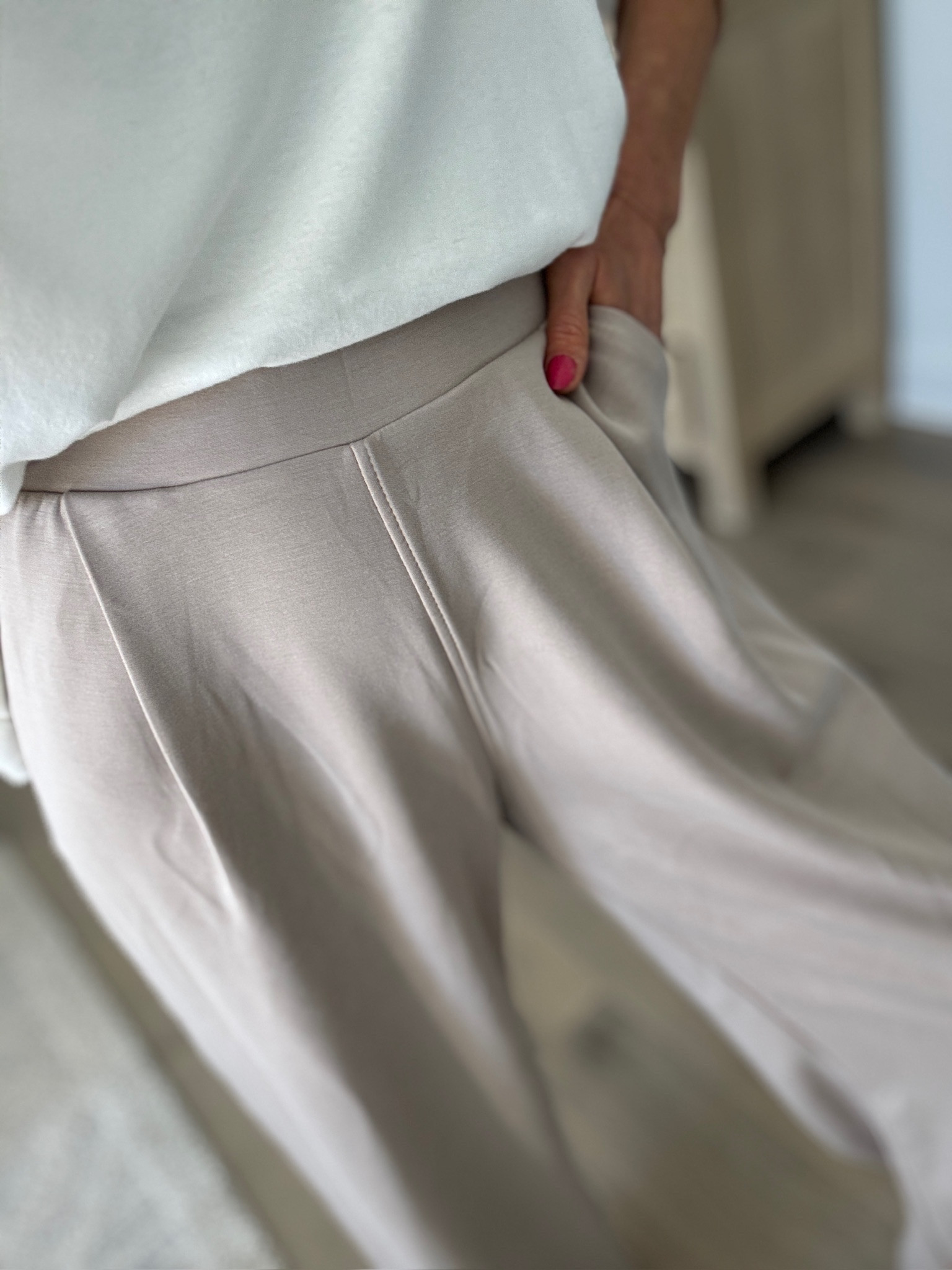 The softest, most flattering pants. Easy to dress up or keep casual… and the fit is so good.

#LTKootd #LTKmomlife #LTKSeasonal