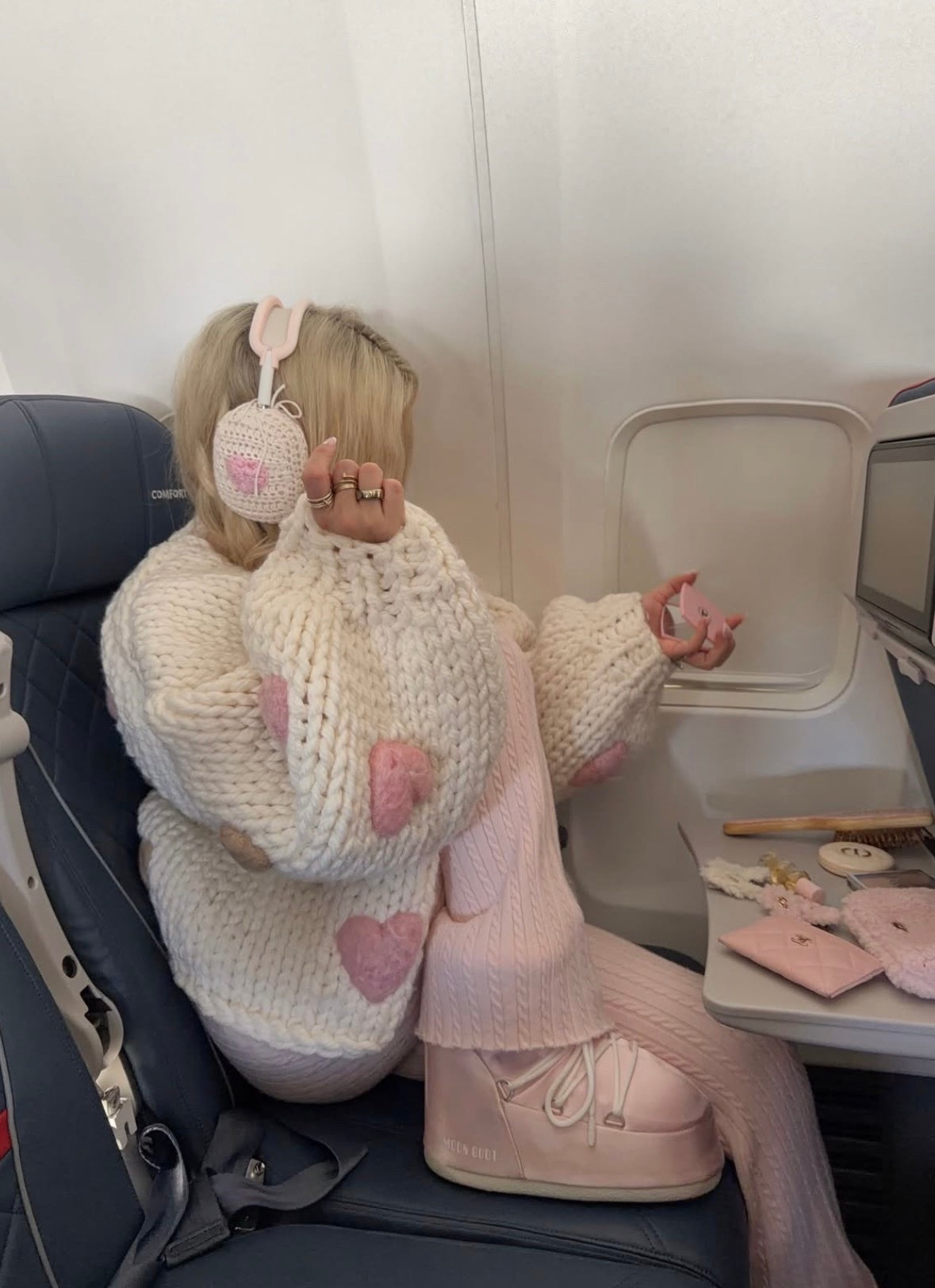 Galentines girls trip ✈️🎀💌

Knit cardigan, chunky knit cardigan, moon boots, cable knit pants, in flight style, travel style 

#LTKTravel #LTKootd