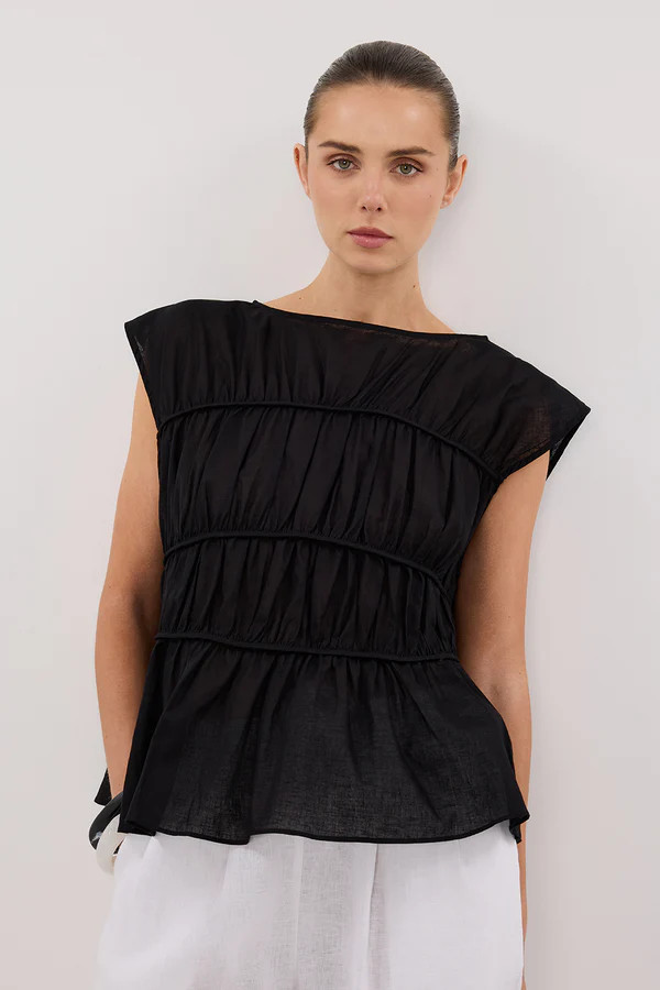FLYNN BLACK LINEN TIERED TOP | DISSH