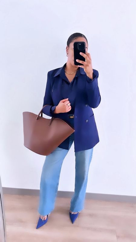 Navy blazer with denim 

#LTKworkwear